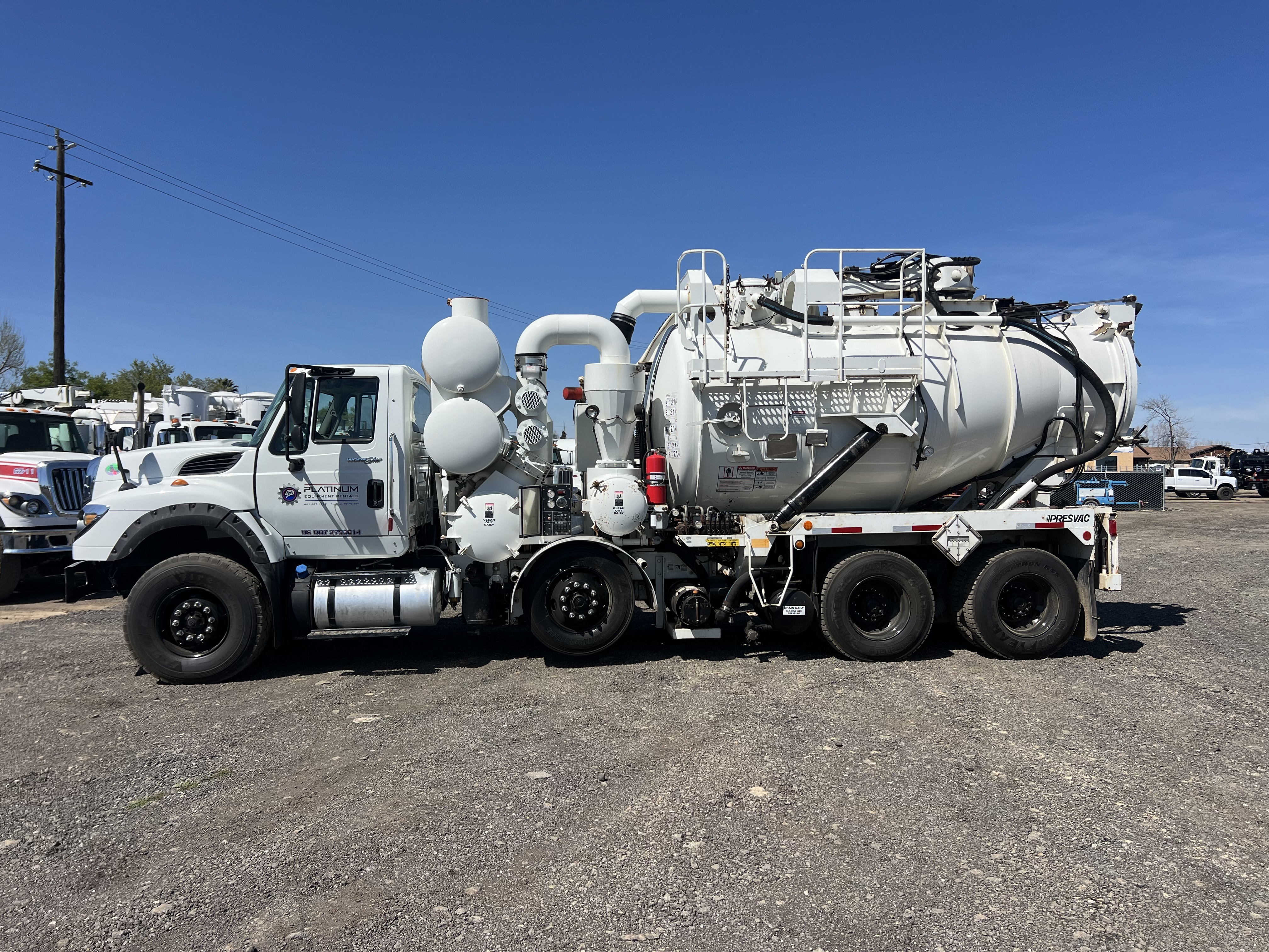 2014 INTERNATIONAL 7600 in Bakersfield, CA