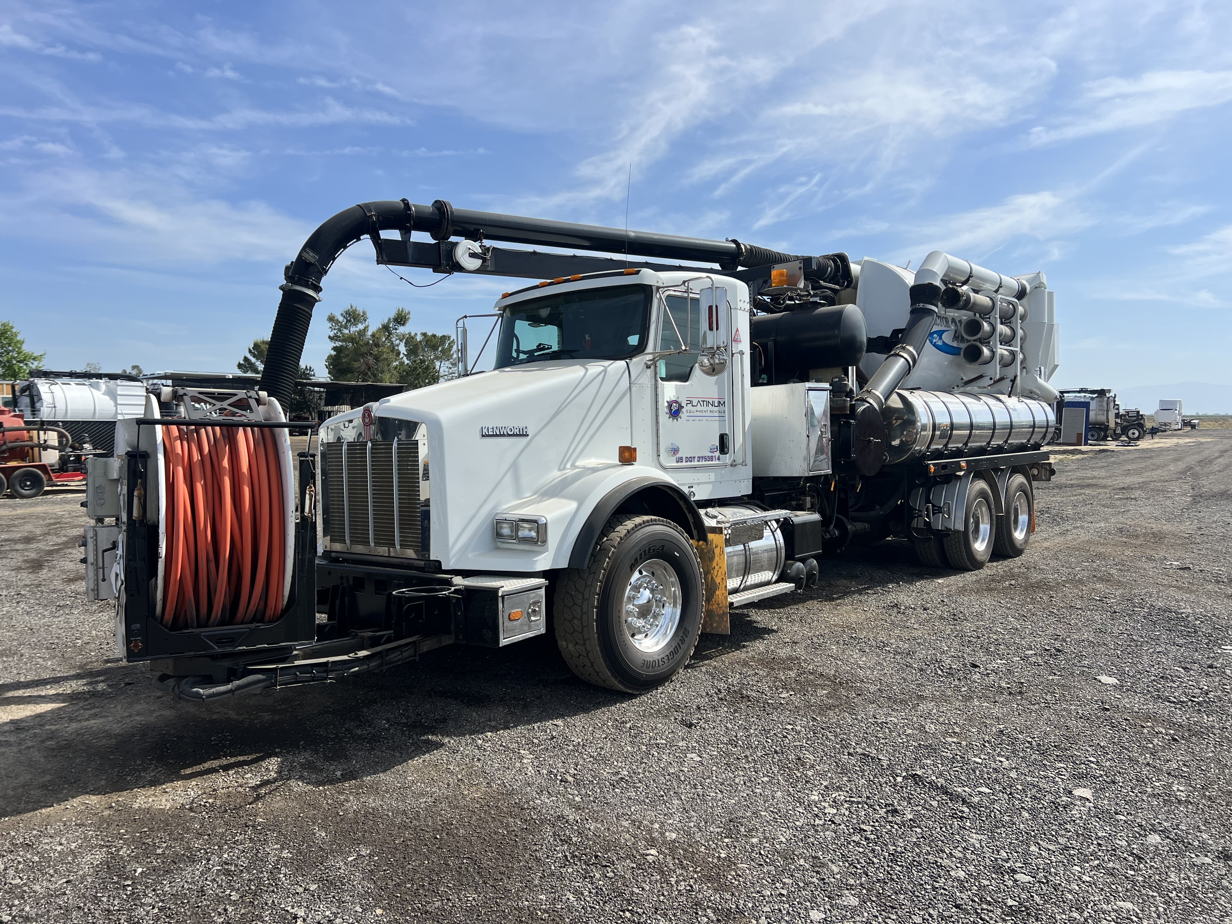 2014 KENWORTH T800 in Bakersfield, CA