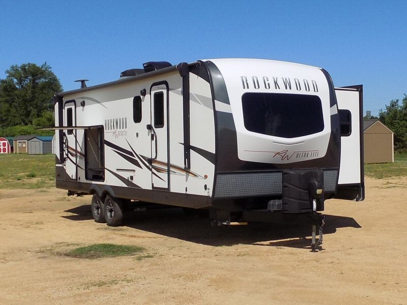 2021 Forest River ROCKWOOD ULTRA LITE 2614BS in mankato MN