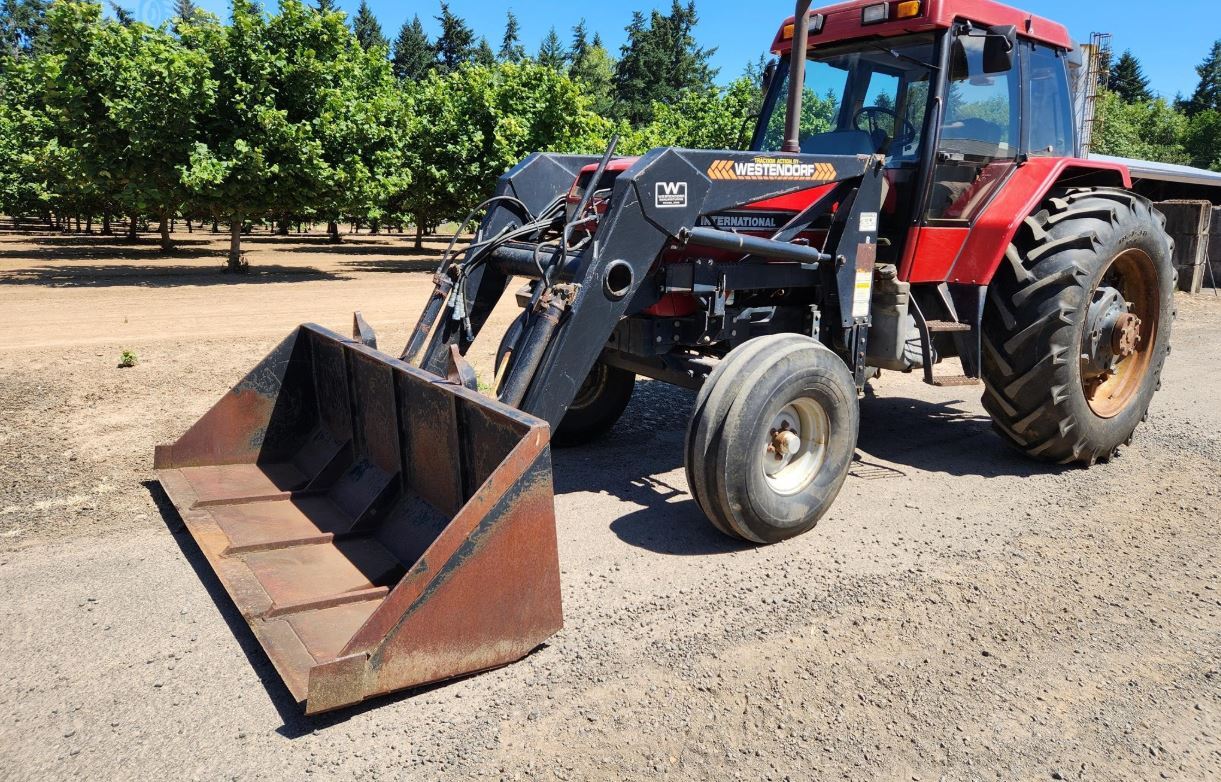1993 CASE IH 5140 in Cornelius, OR