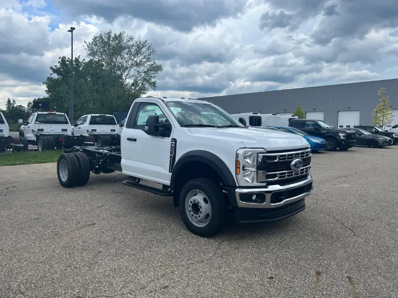 2025 FORD F550