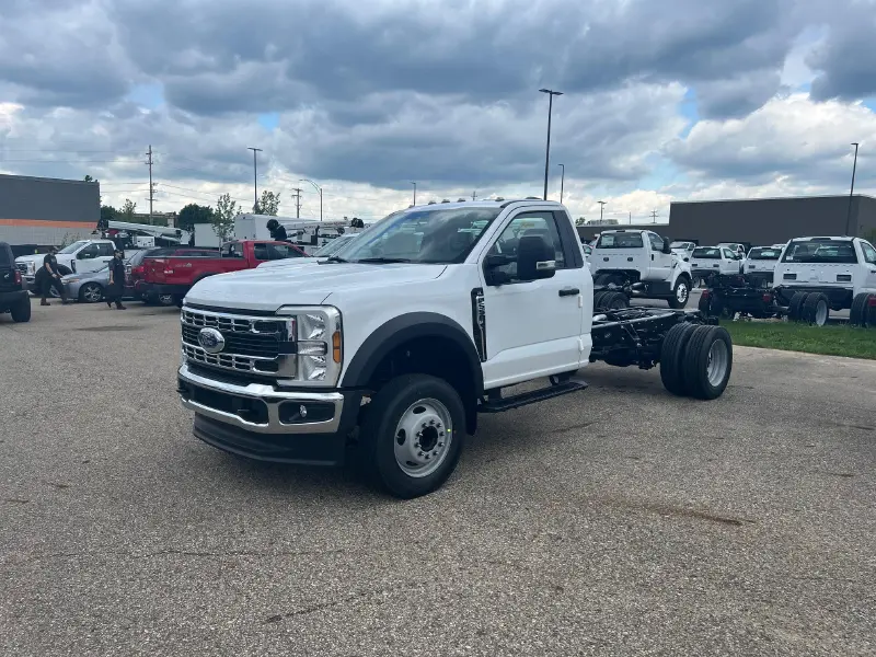 2025 FORD F550