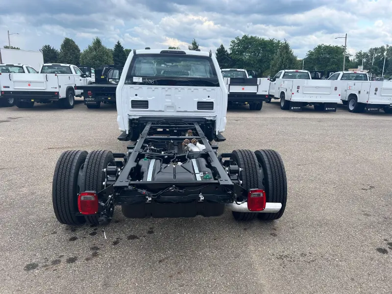 2025 FORD F550