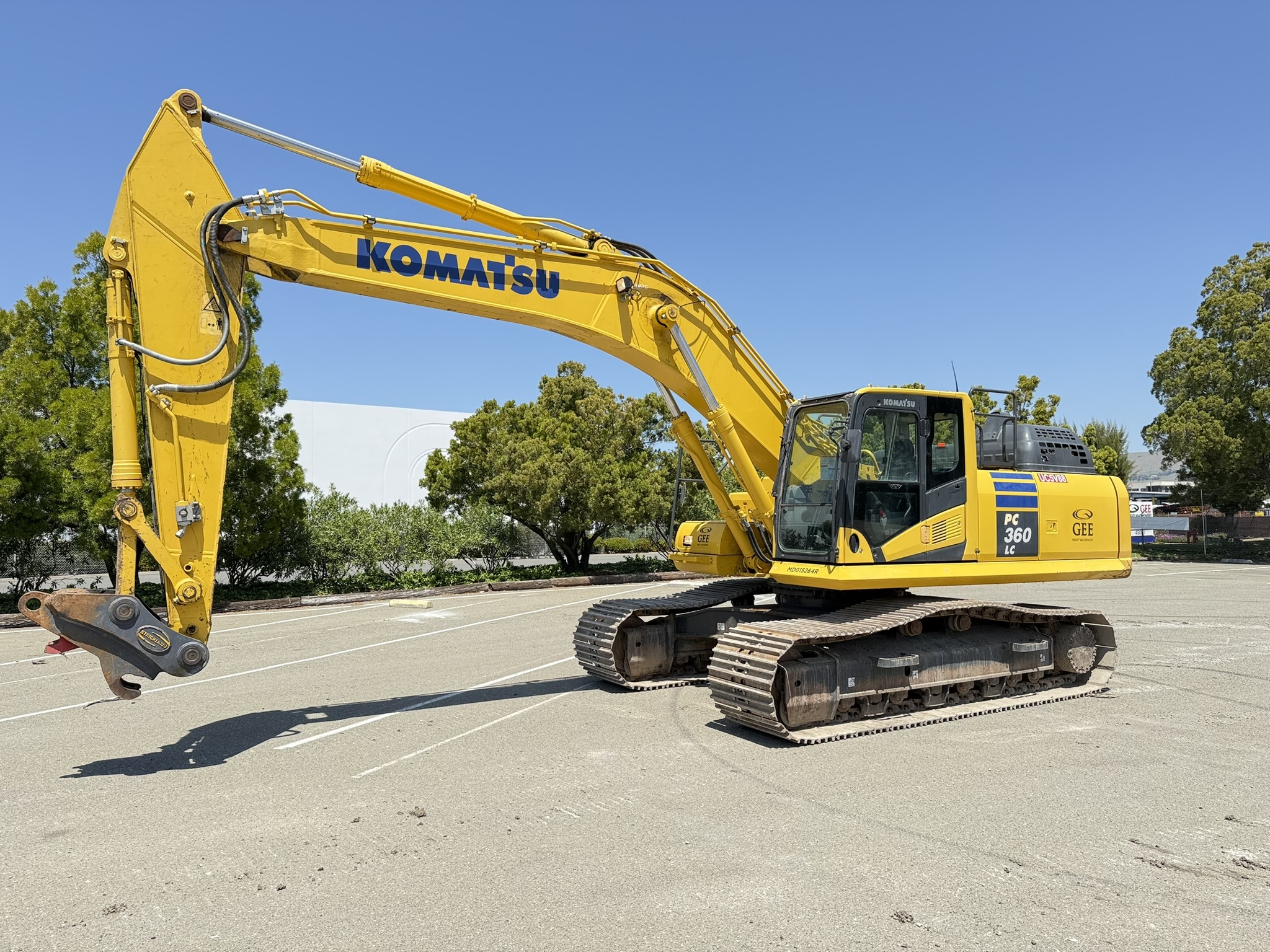 Komatsu PC210LC-11 Equipment For Sale - Komatsu PC210LC-11
