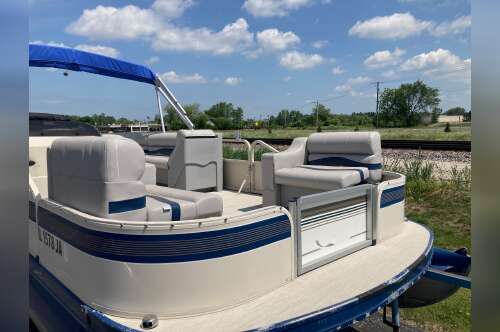1997 Crestliner 2085 CFI in grayslake IL