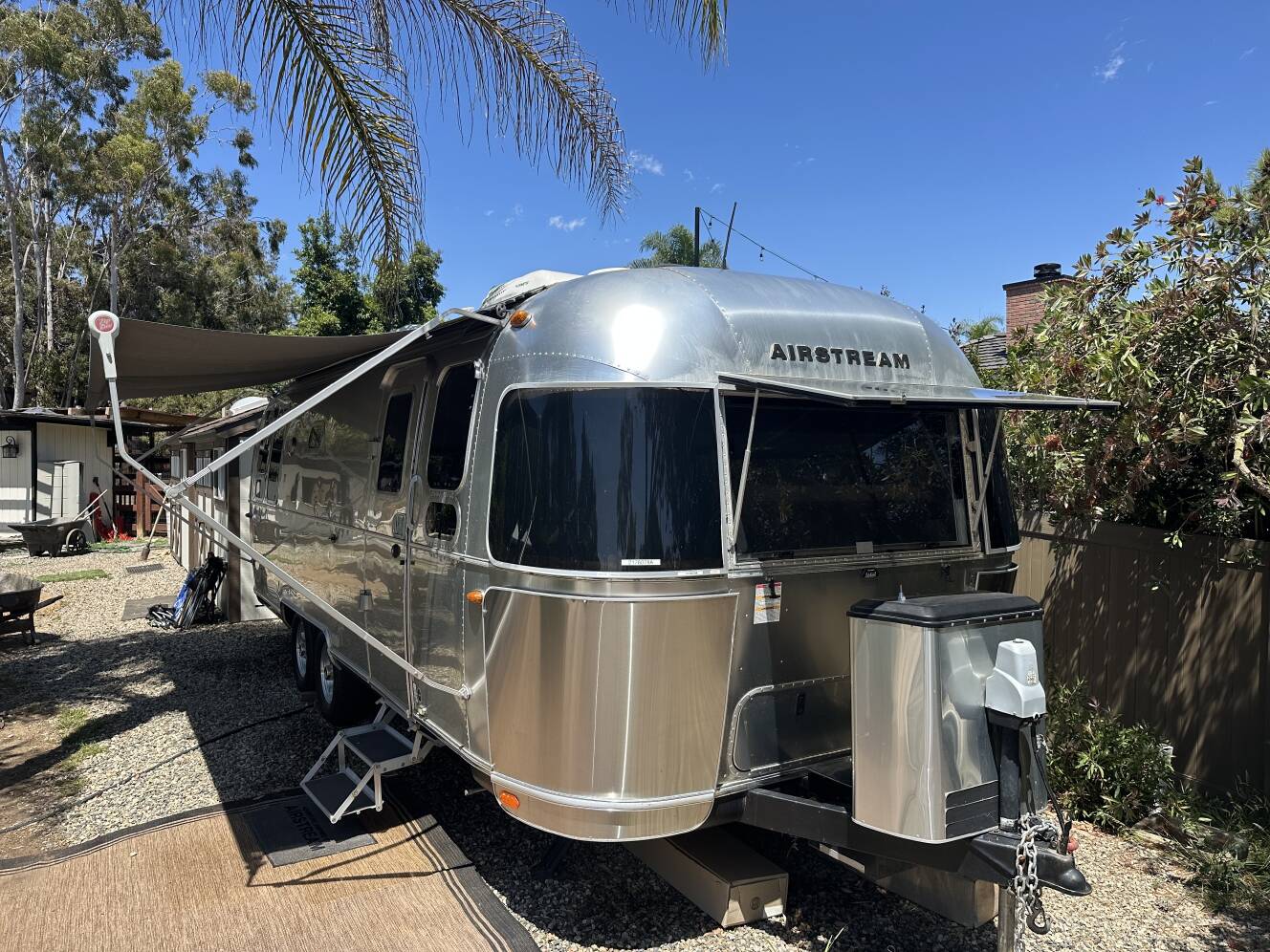 A photo of this 2018 Airstream Flying Cloud 26RB QUEEN