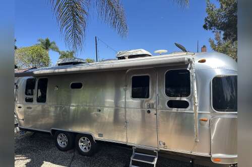 2018 Airstream Flying Cloud 26RB QUEEN in encinitas CA