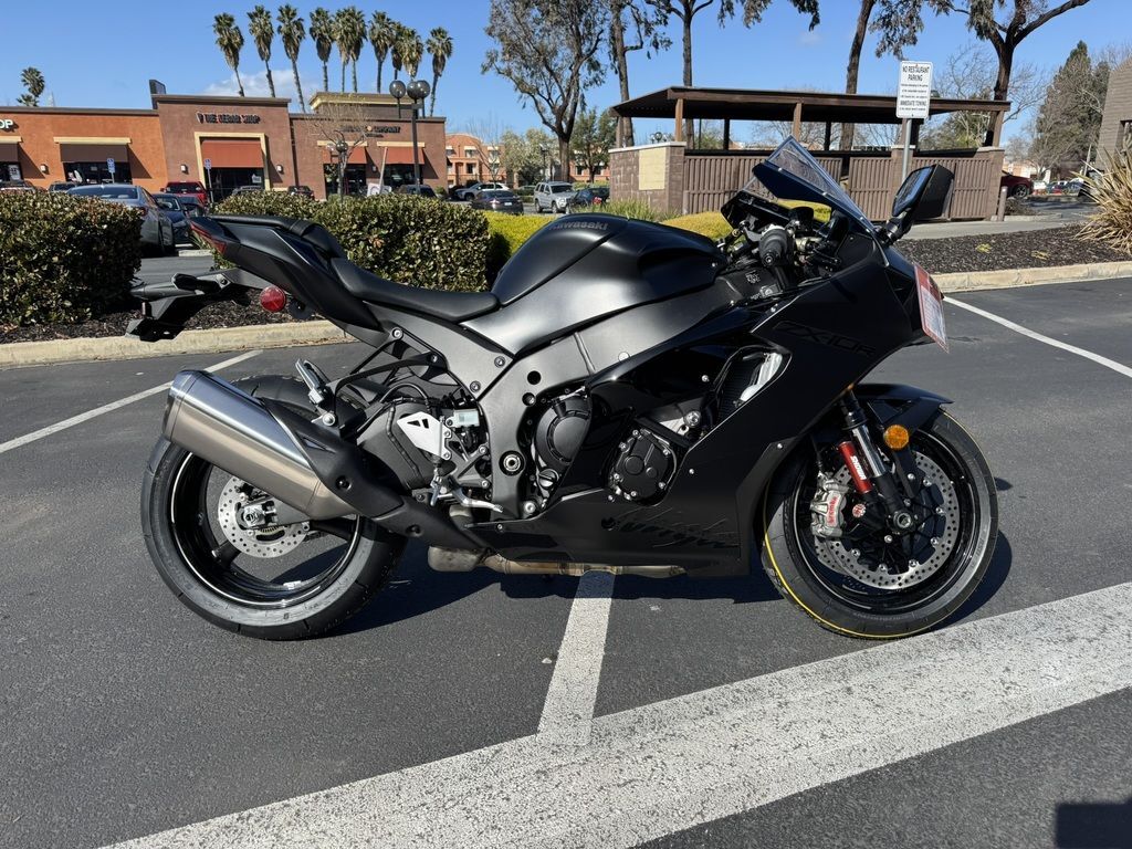 『TEN BDP PIQUE BLACK L』 2025 Kawasaki Ninja® ZX™-10R | Supersport Motorcycle | Race