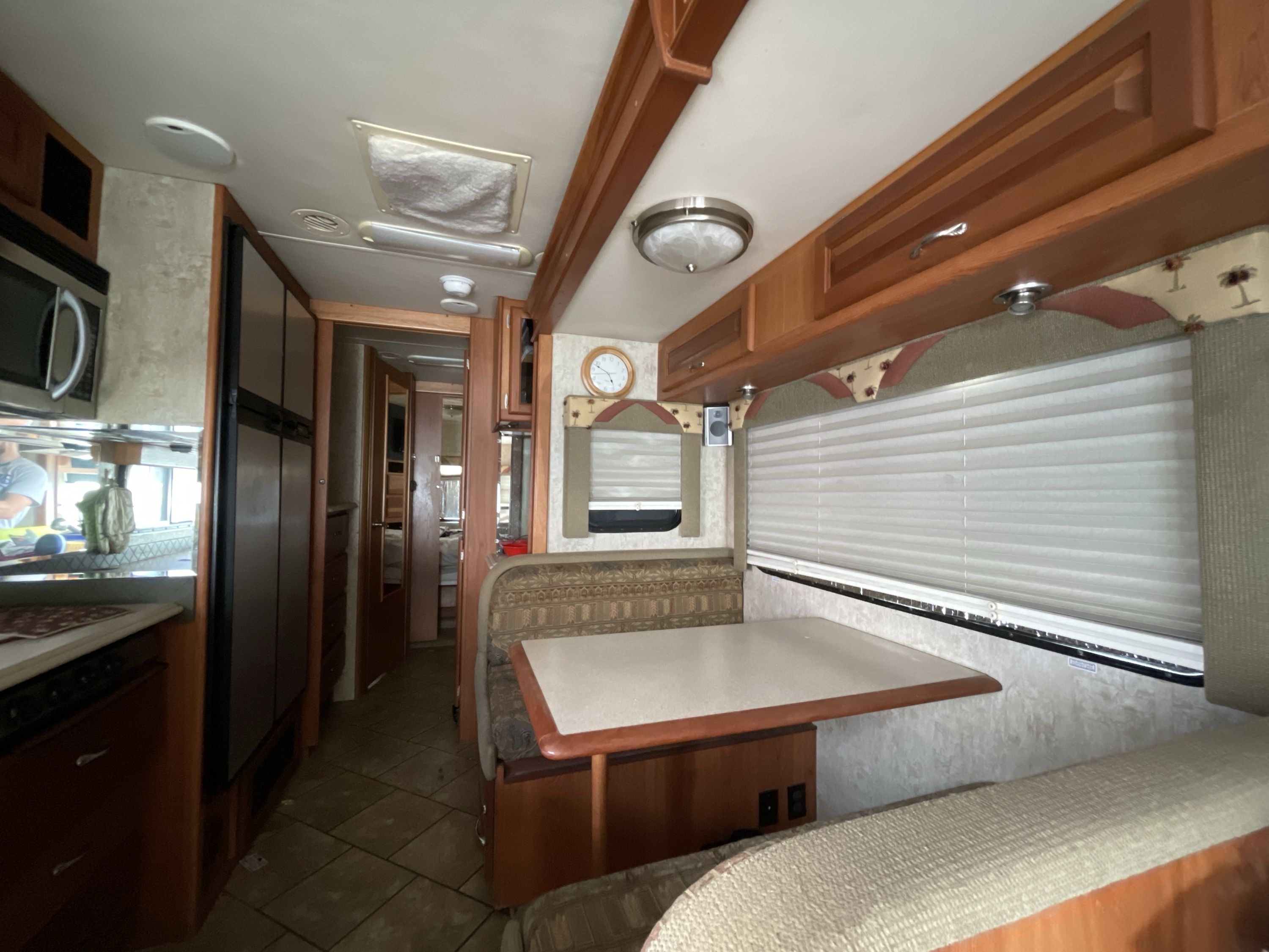 Used 2006 National RV Dolphin 5355 For Sale in Summerfield
