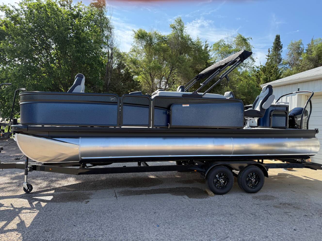 A photo of this 2026 Premier 230 SUNSATION Angler 4pt