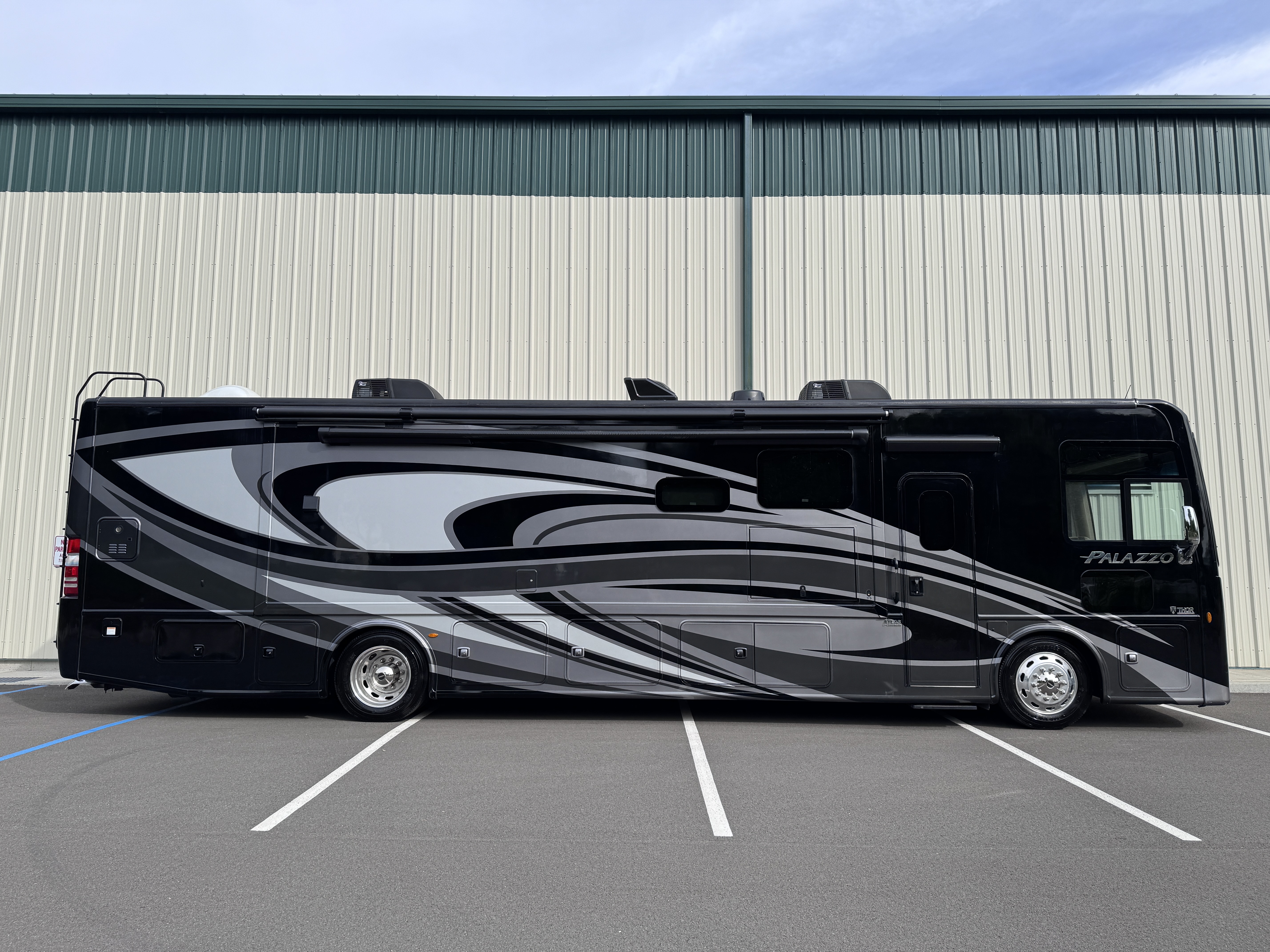 2022 Thor Motor Coach PALAZZO 37.5 in clifton park NY