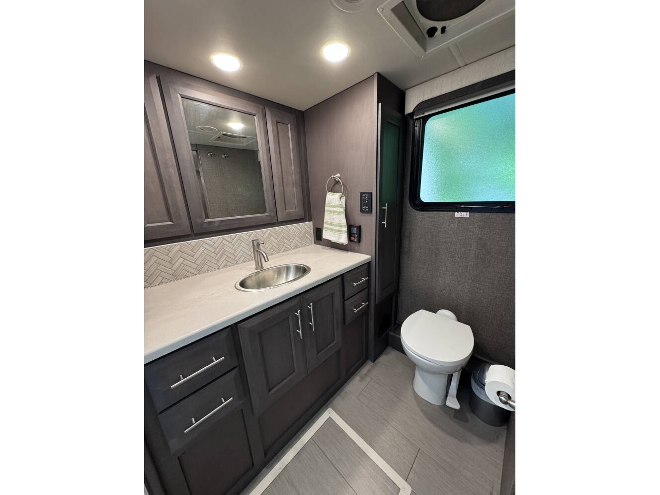 A photo of this 2022 Thor Motor Coach PALAZZO 37.5