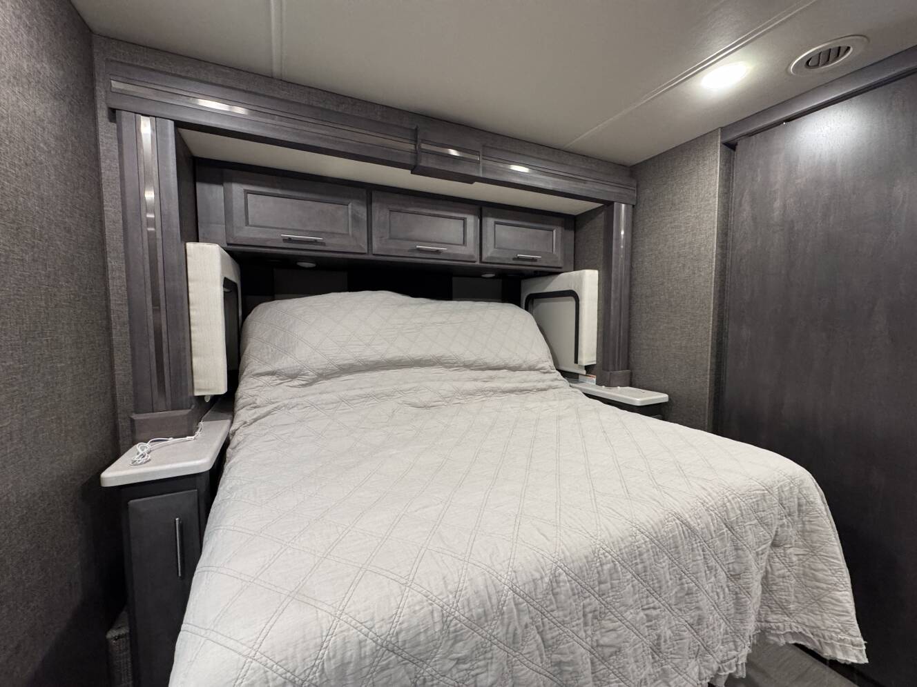 A photo of this 2022 Thor Motor Coach PALAZZO 37.5