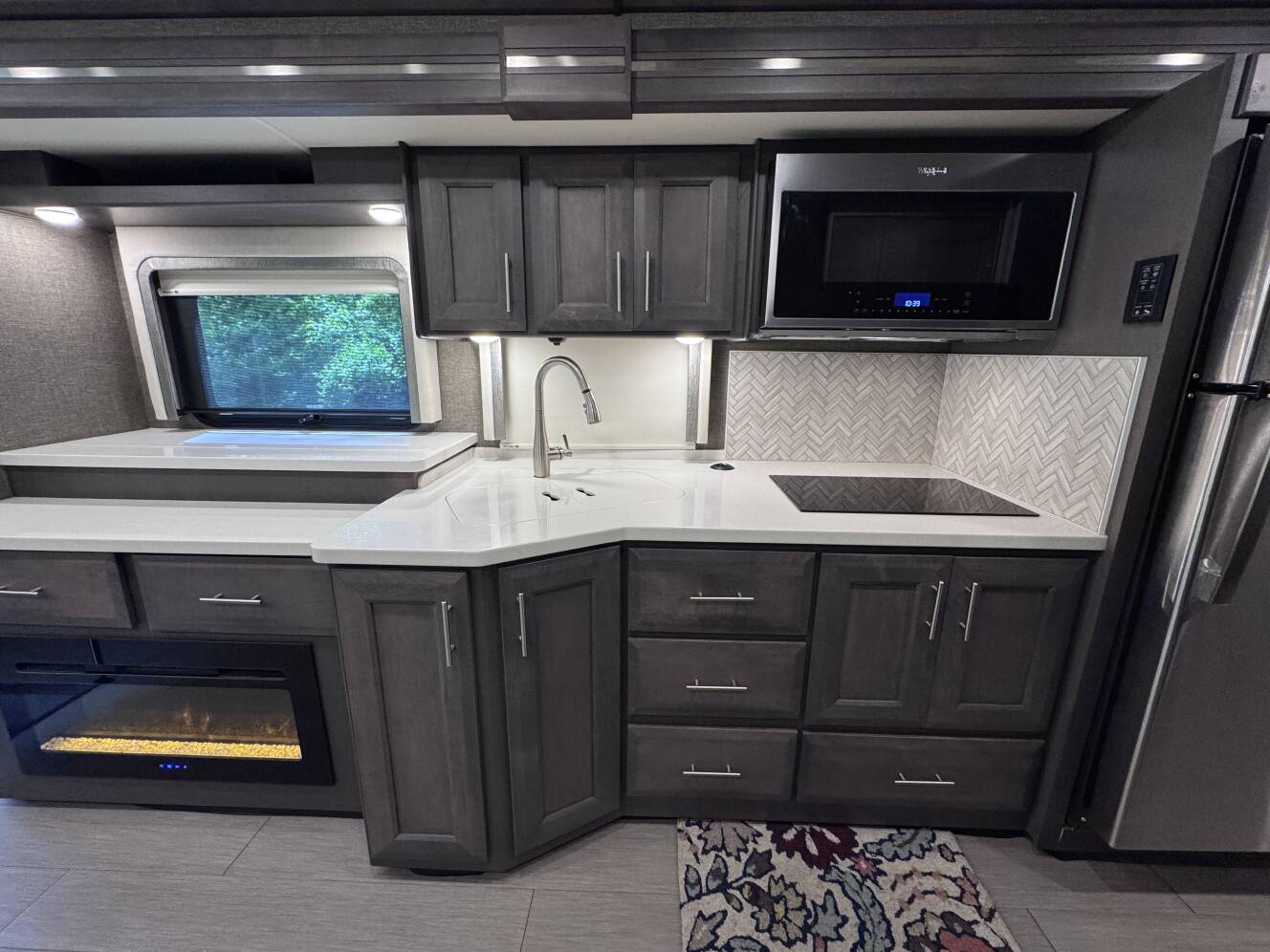 A photo of this 2022 Thor Motor Coach PALAZZO 37.5