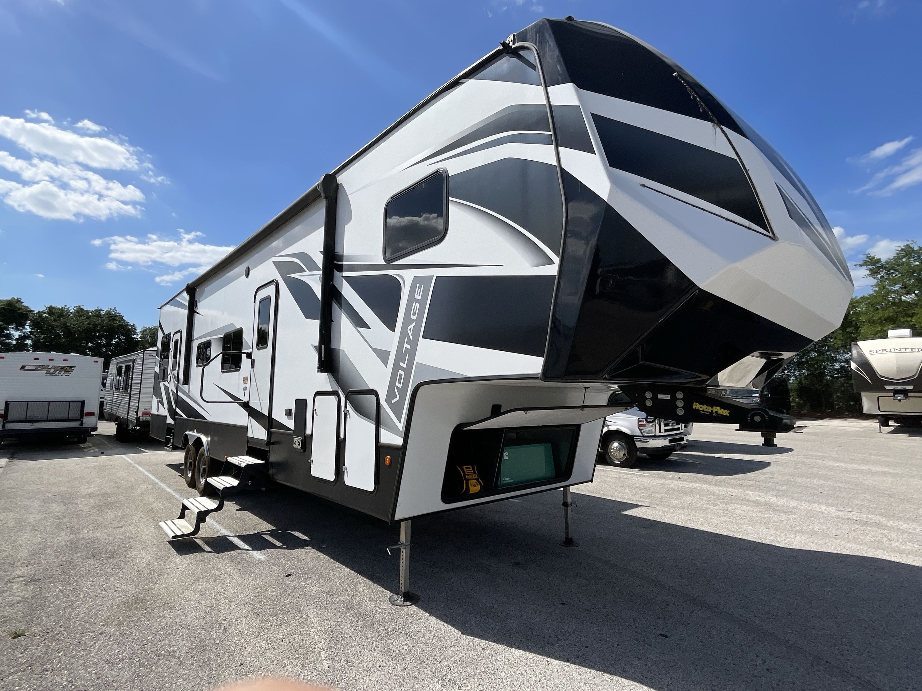 Dutchmen Voltage RVs For Sale near Braden River, FL - RV Trader