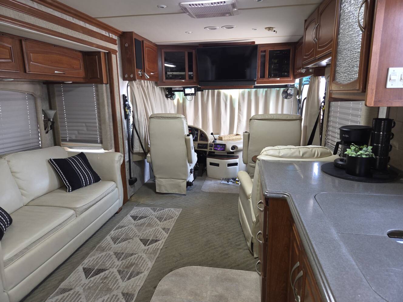 A photo of this 2006 Fleetwood Excursion 39V