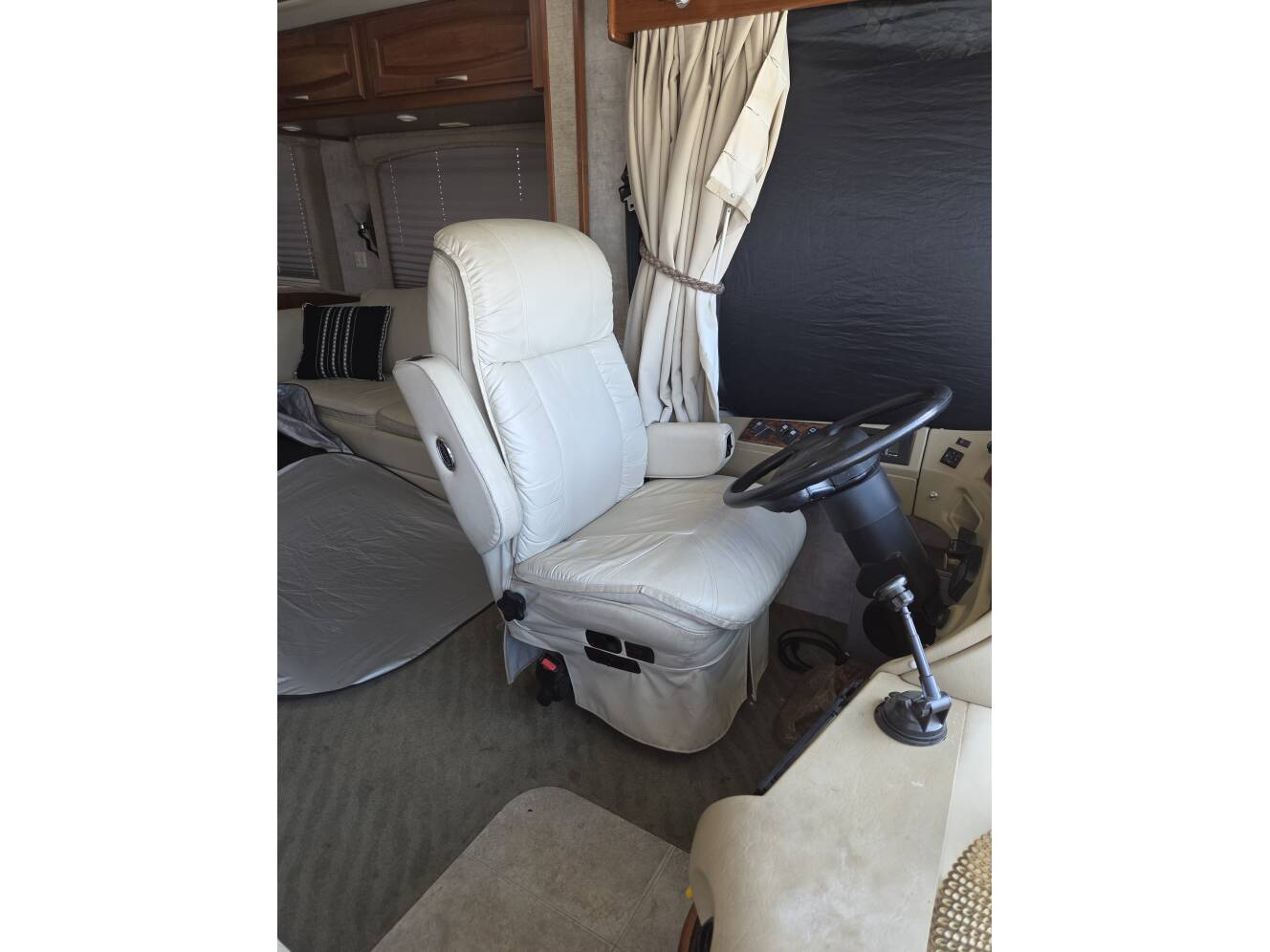 A photo of this 2006 Fleetwood Excursion 39V