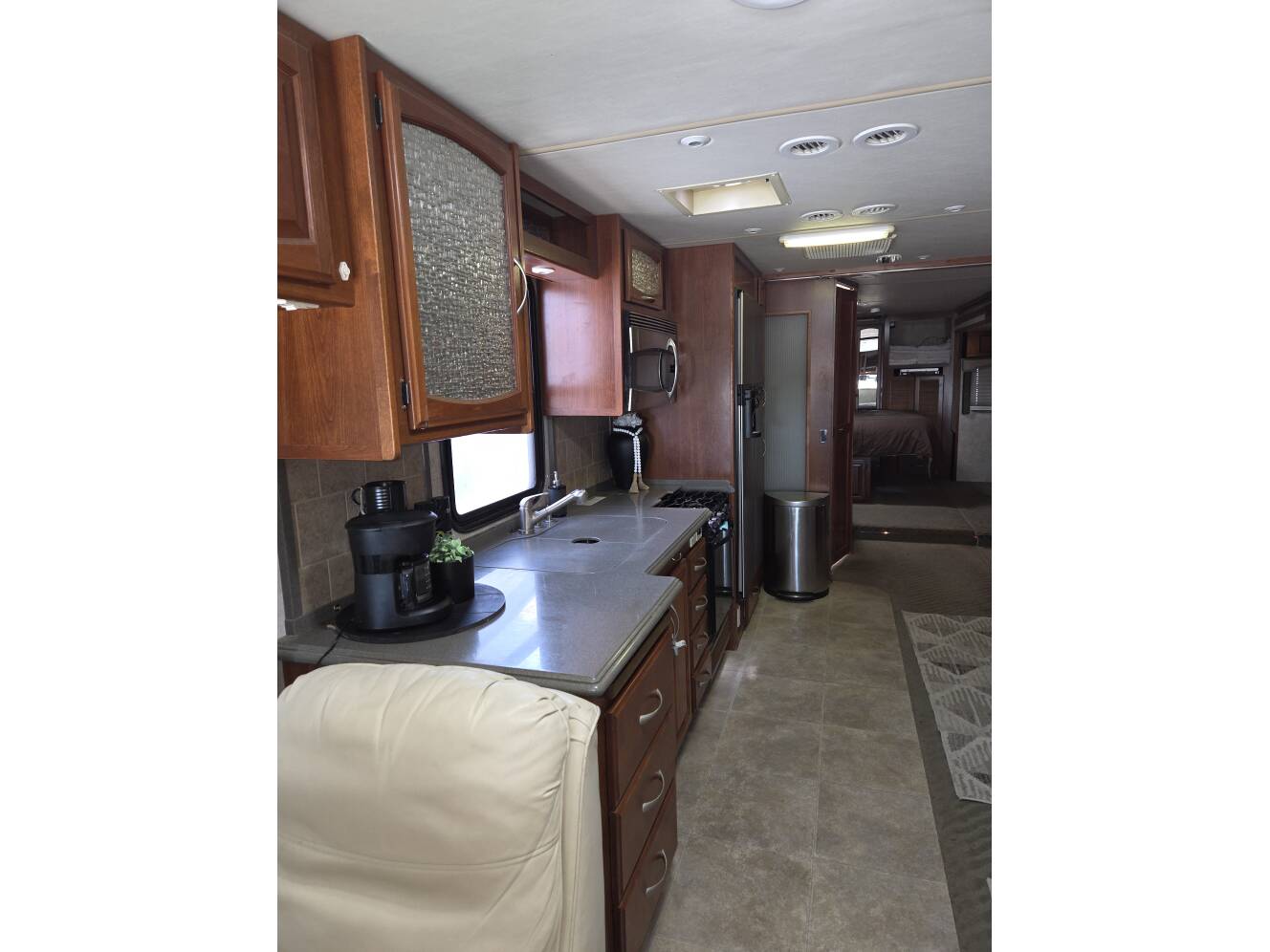 A photo of this 2006 Fleetwood Excursion 39V