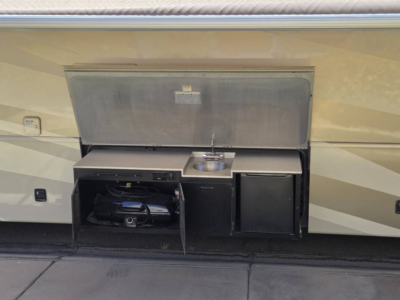 A photo of this 2006 Fleetwood Excursion 39V