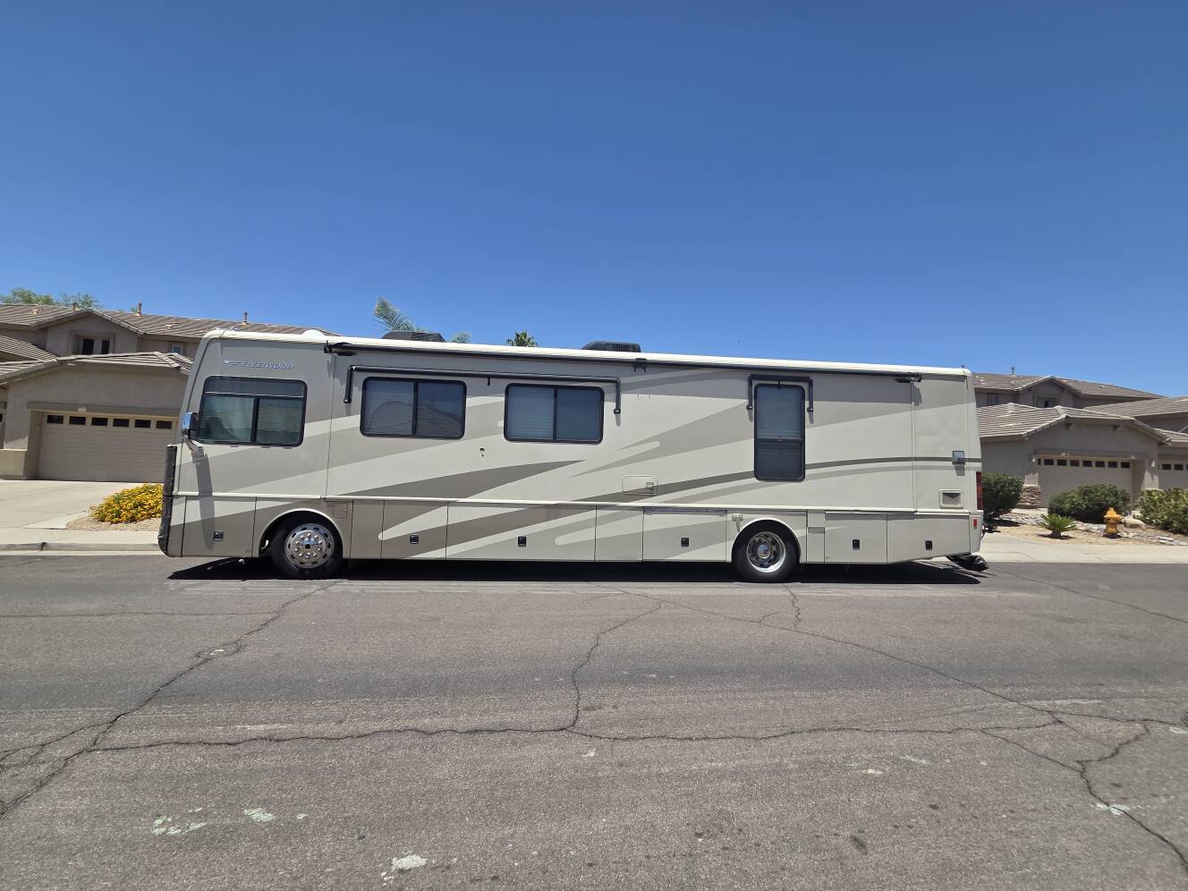 A photo of this 2006 Fleetwood Excursion 39V