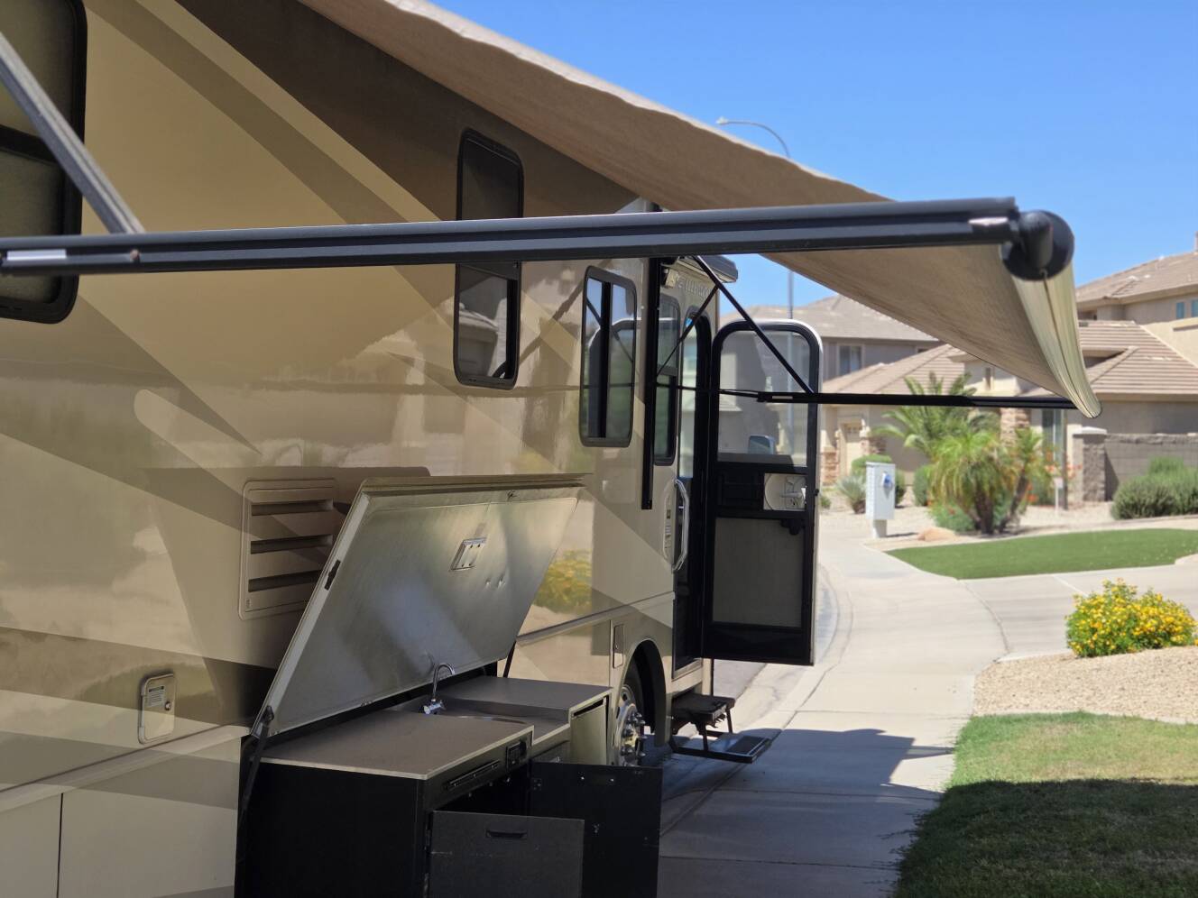 A photo of this 2006 Fleetwood Excursion 39V