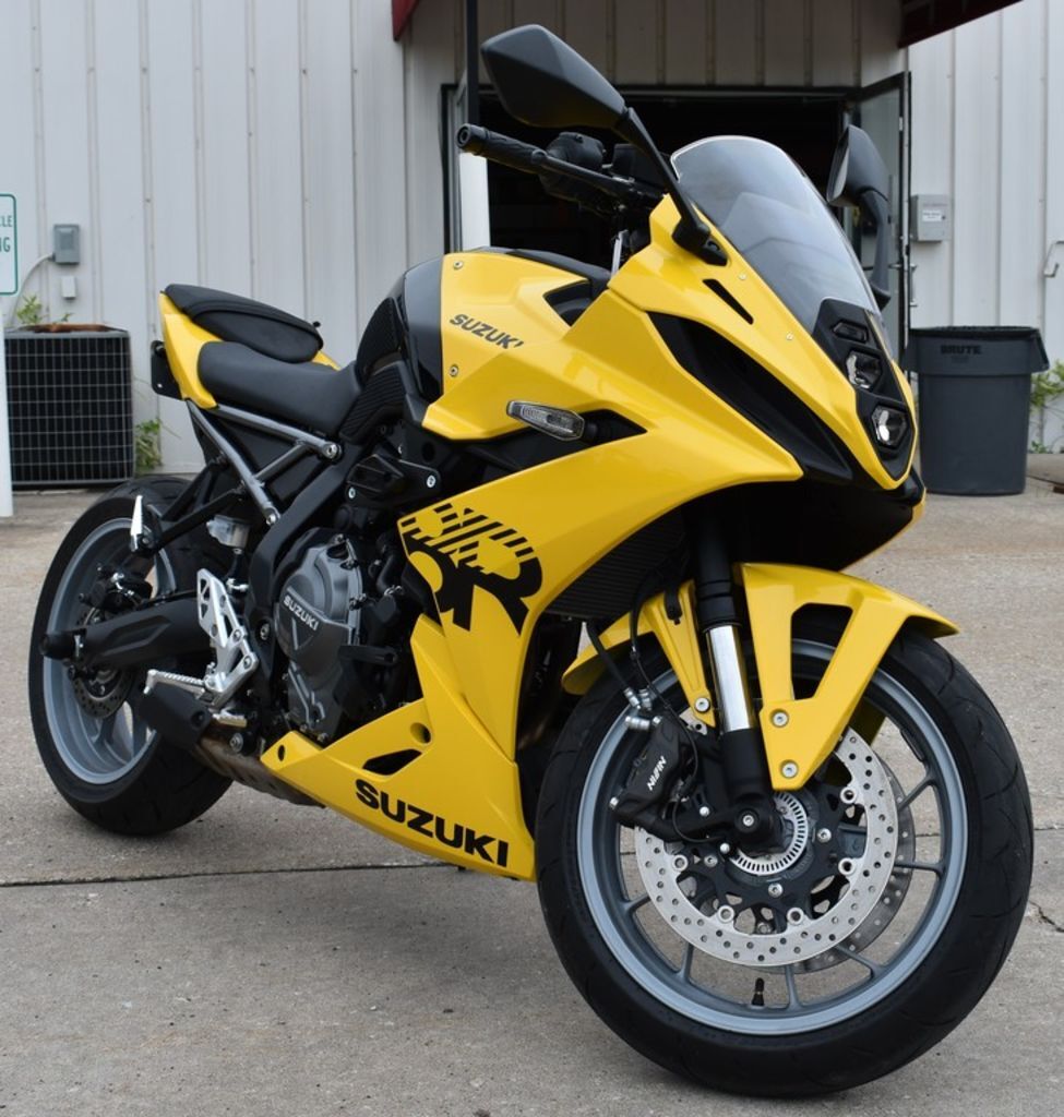 R Hall's Cycles in Springfield, Illinois. Find New and Used