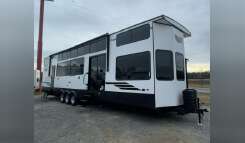 2025 Forest River Wildwood Grand Lodge 44VIEW RV