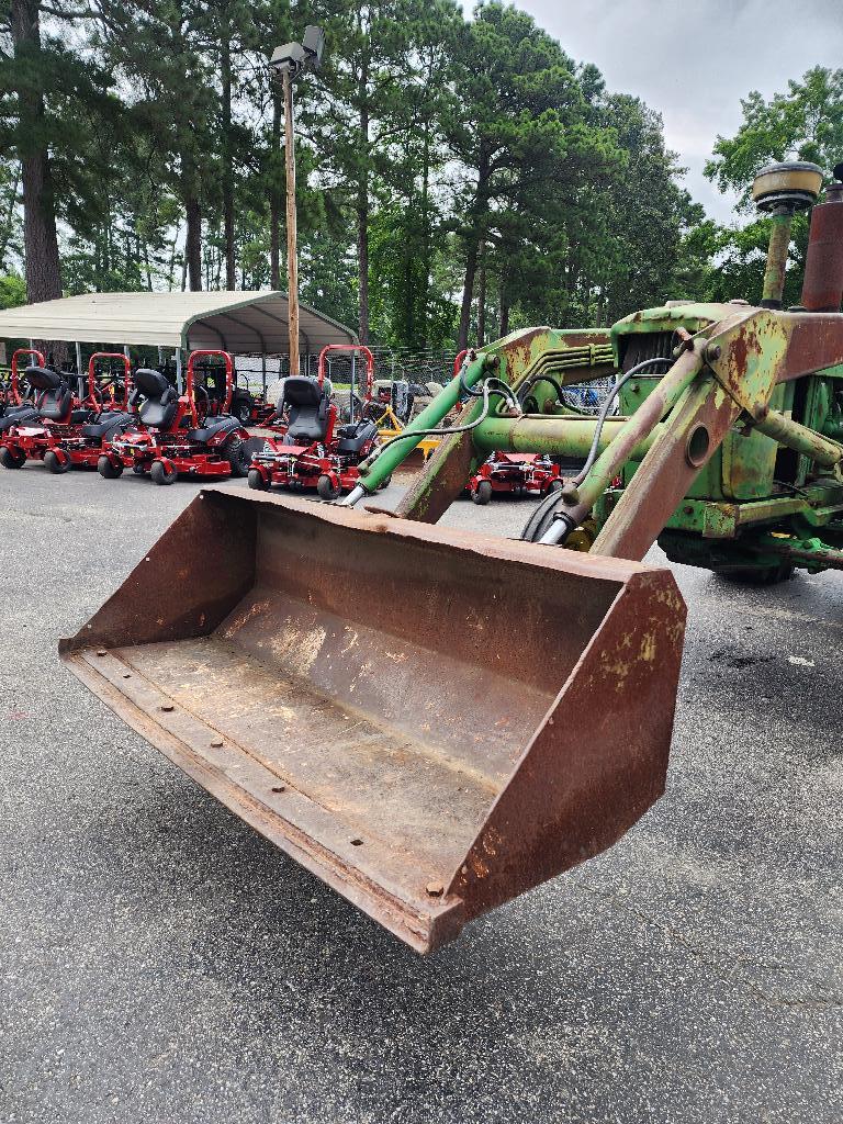 JOHN DEERE 158 in Accomac, VA