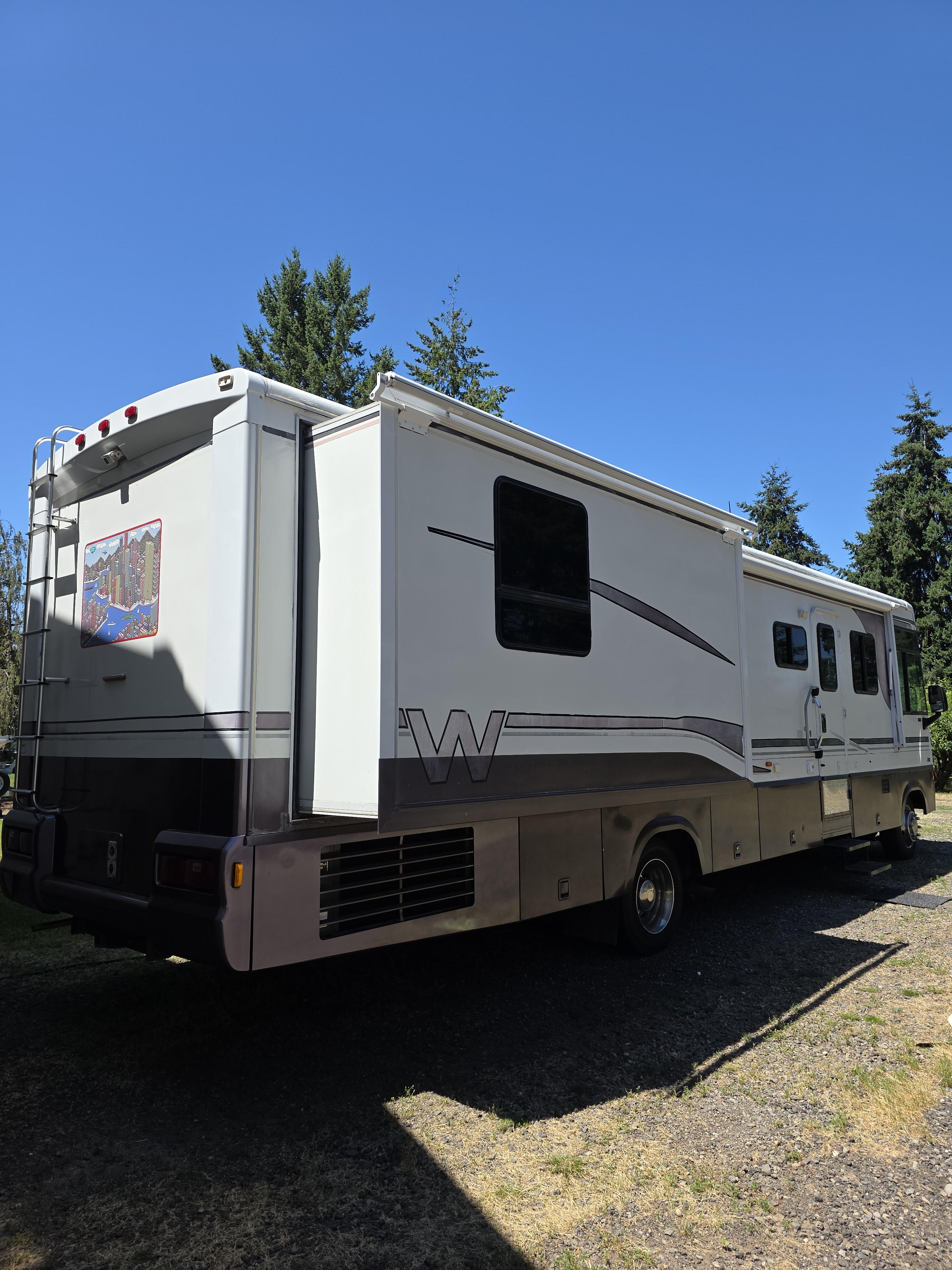 2002 Winnebago