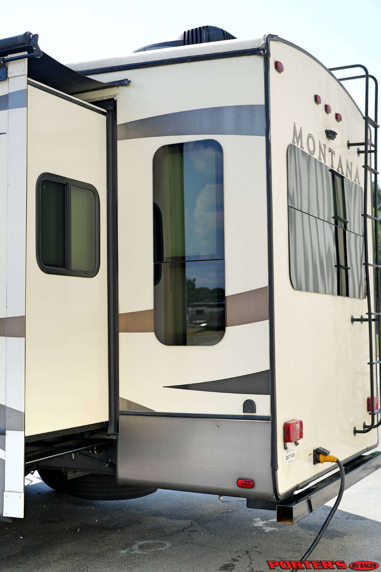A photo of this 2017 Keystone MONTANA 3160RL
