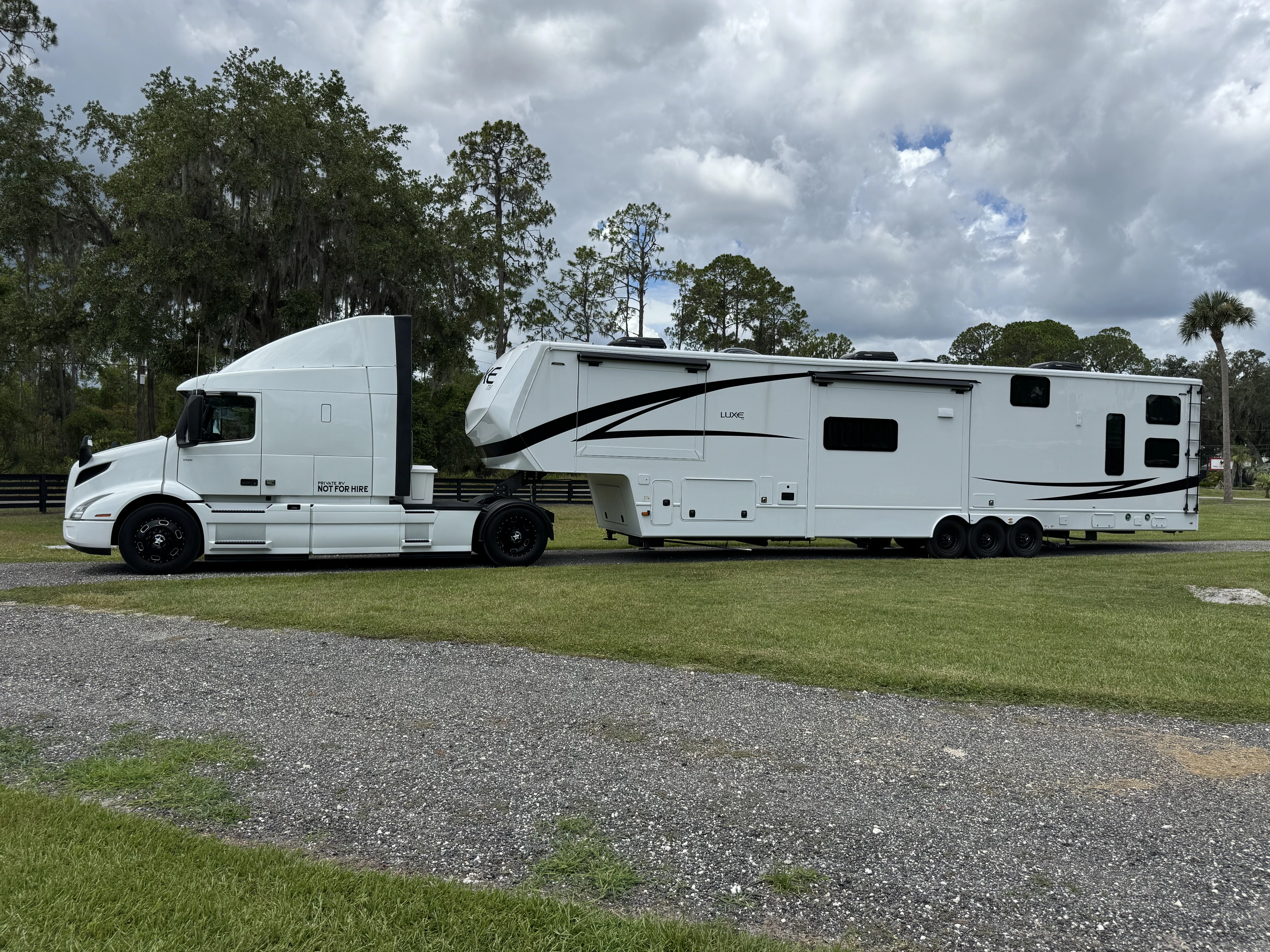 2021 Luxe TOY HAULER 48FB in green cove springs FL