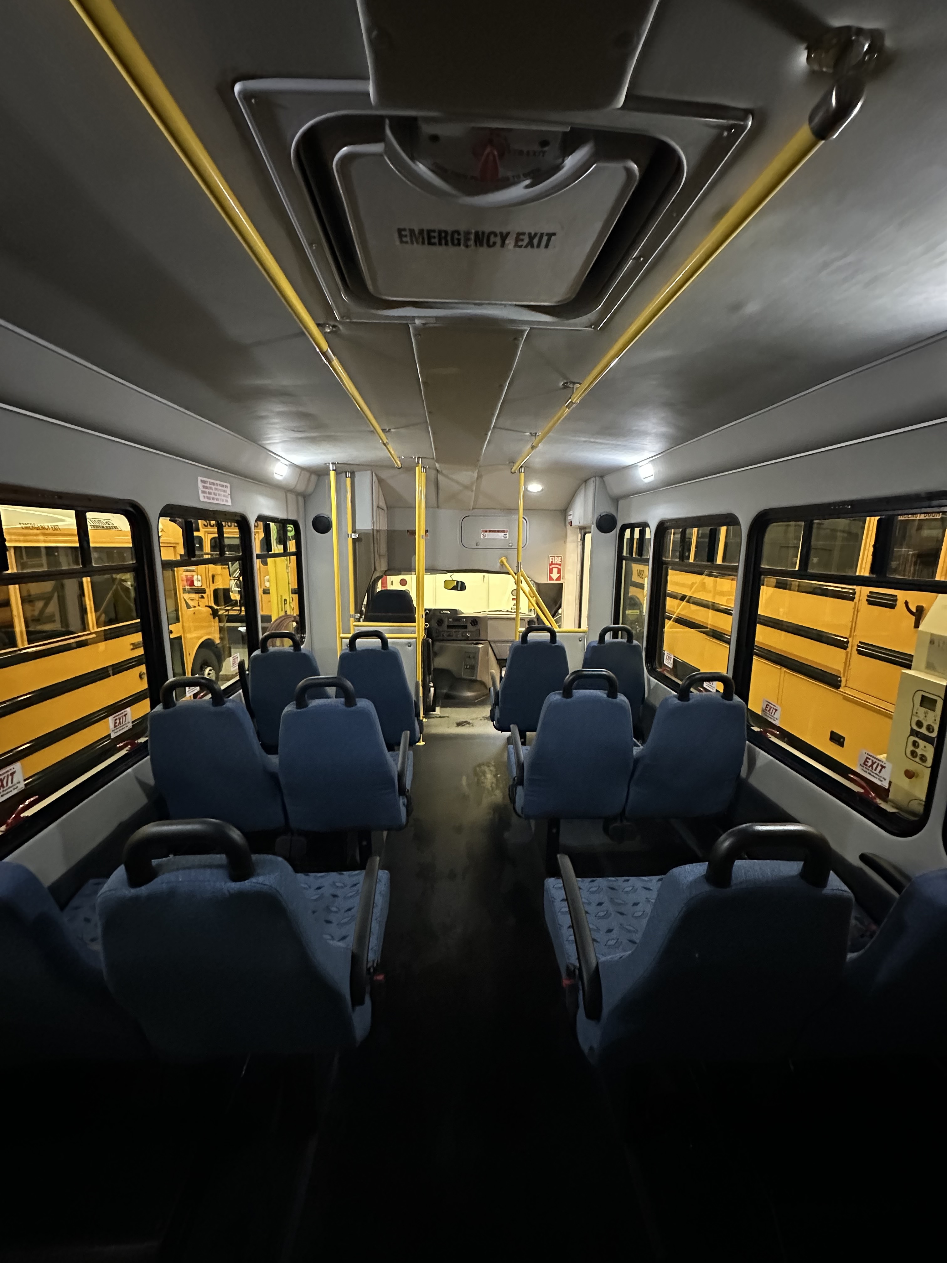 2024 Ford E-450 photo 2