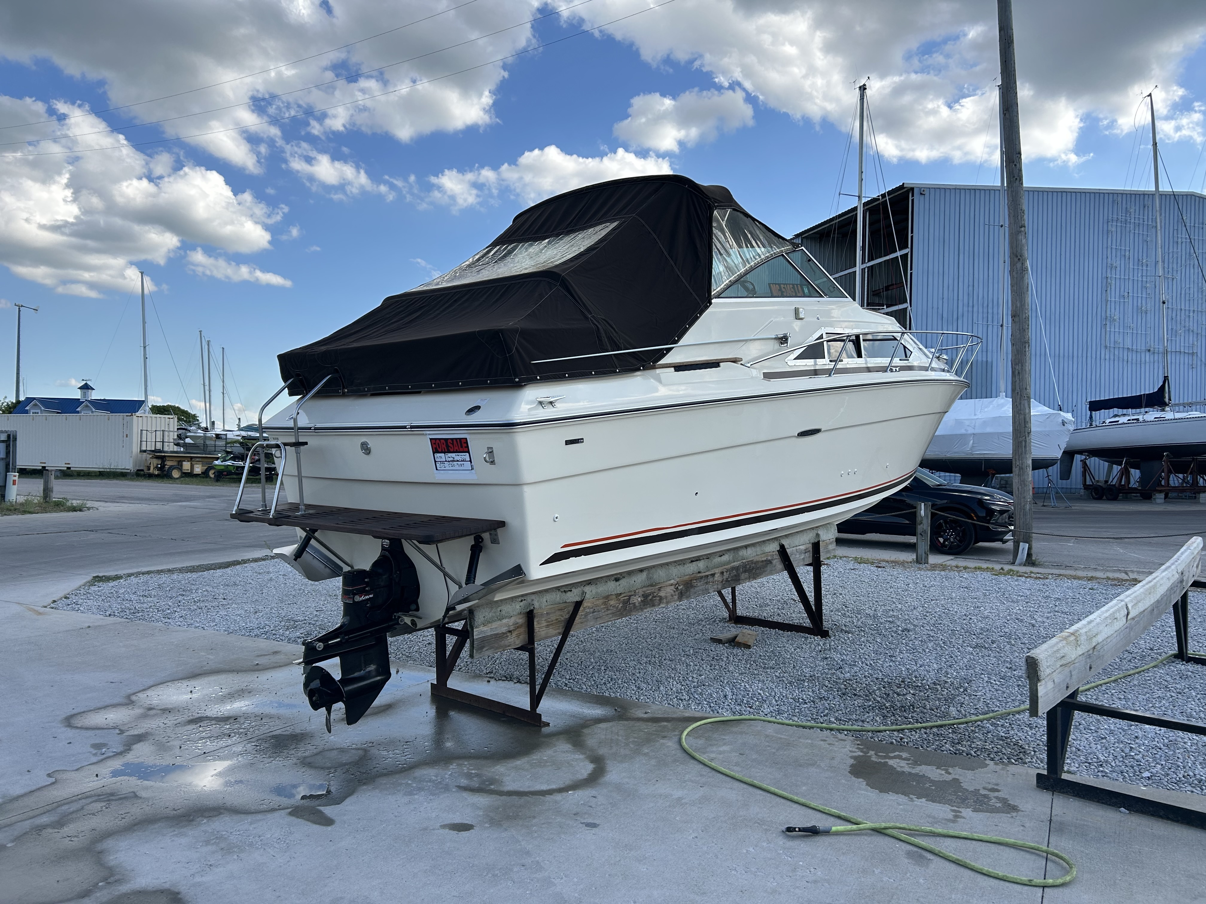 Used 1979 Sea Ray 260 Sundancer in Fort Gratiot, MI - 5037043298