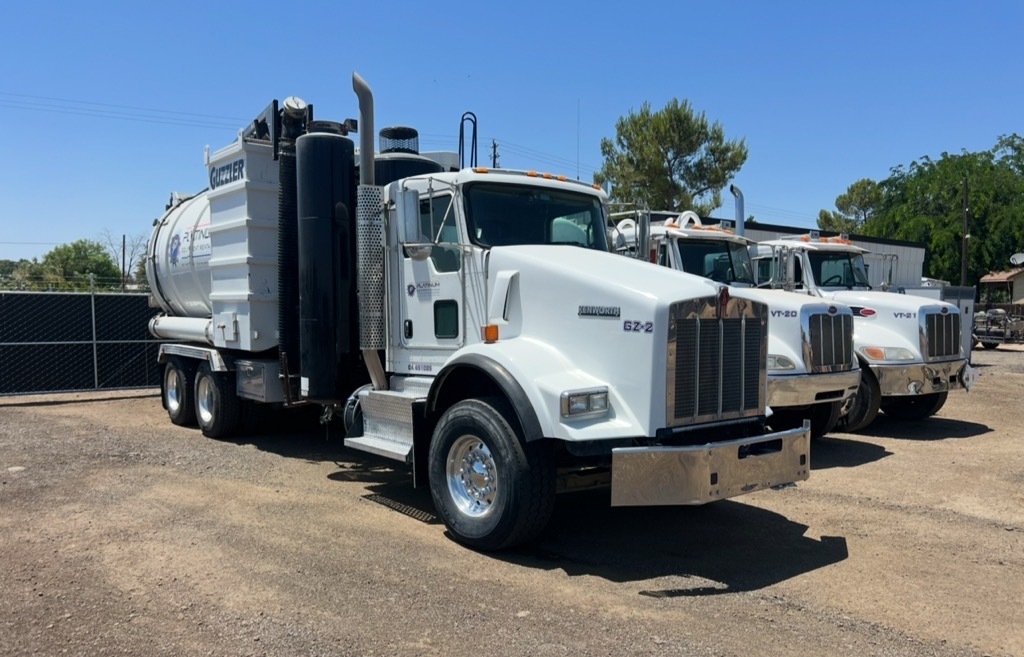 2013 KENWORTH t800 in Bakersfield, CA
