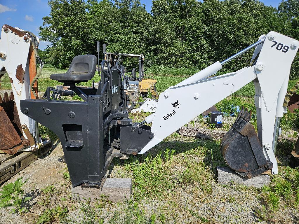 BOBCAT 709 BACKHOE in Monroeville, IN