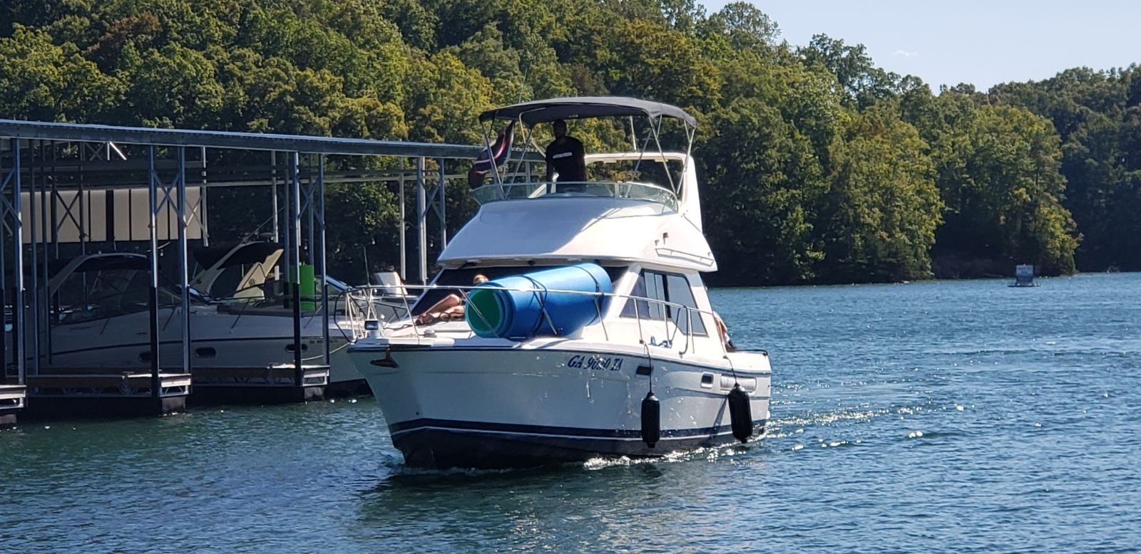 オハギ Used 2000 Bayliner 3388 Command Bridge Motoryacht in Smyrna, GA