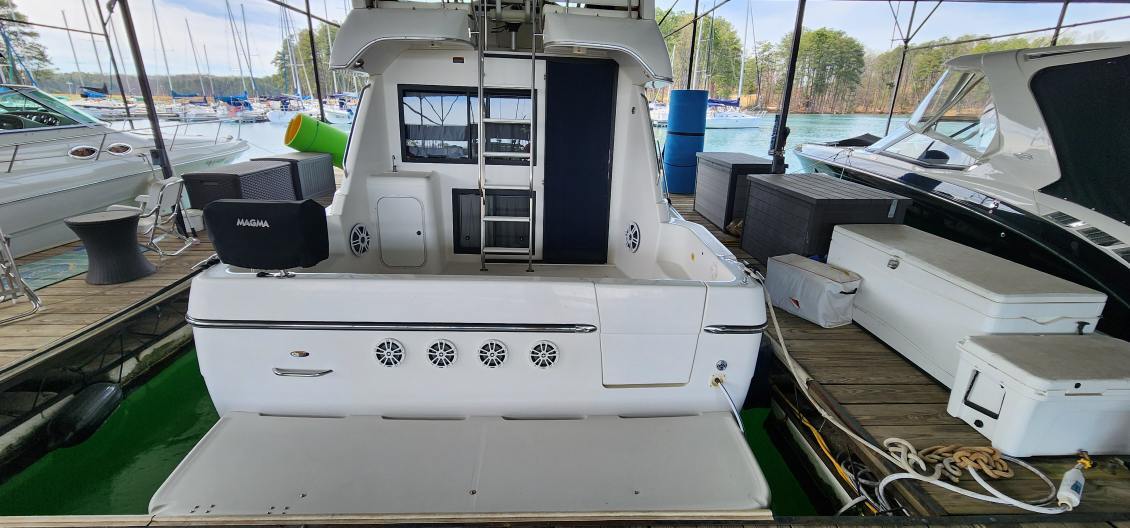 Used 2000 Bayliner 3388 Command Bridge Motoryacht in Smyrna, GA