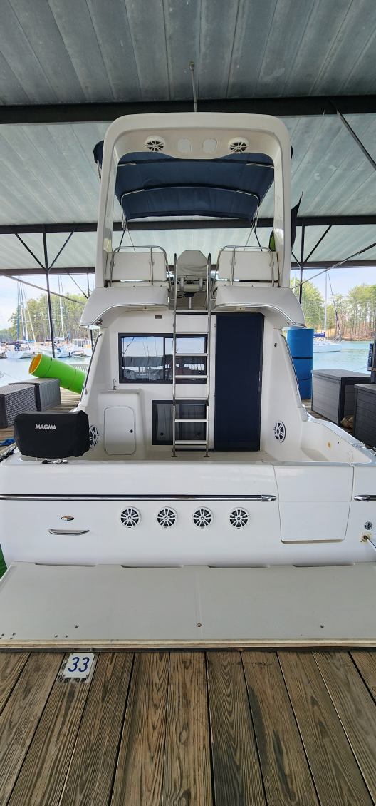 Used 2000 Bayliner 3388 Command Bridge Motoryacht in Smyrna, GA