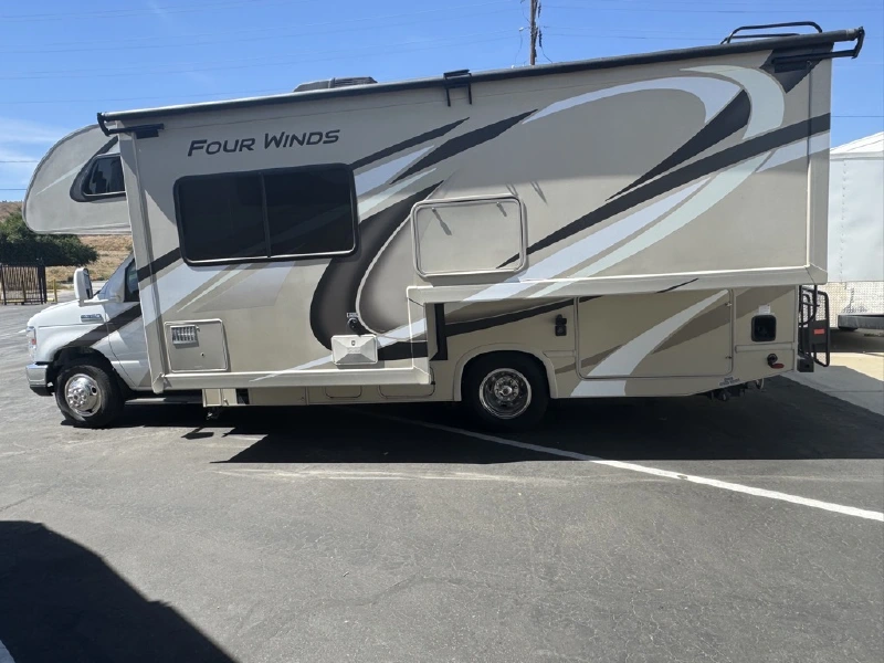 2020 THOR MOTOR COACH FOUR WINDS 24F