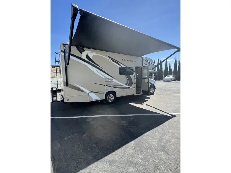2020 THOR MOTOR COACH FOUR WINDS 24F