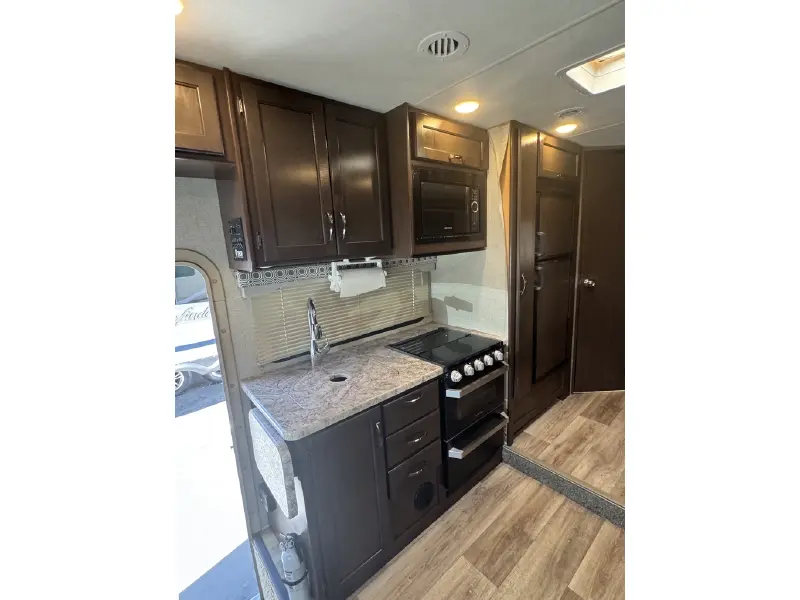 2020 THOR MOTOR COACH FOUR WINDS 24F