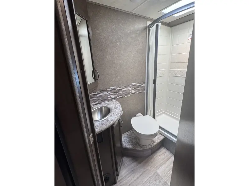 2020 THOR MOTOR COACH FOUR WINDS 24F