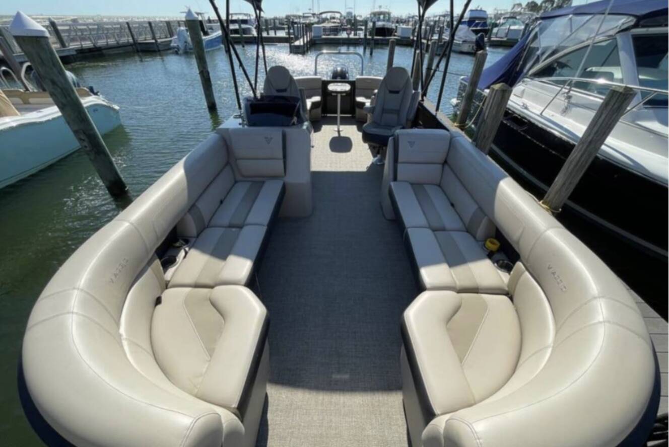 A photo of this 2022 Viaggio DIAMANTE 26Q