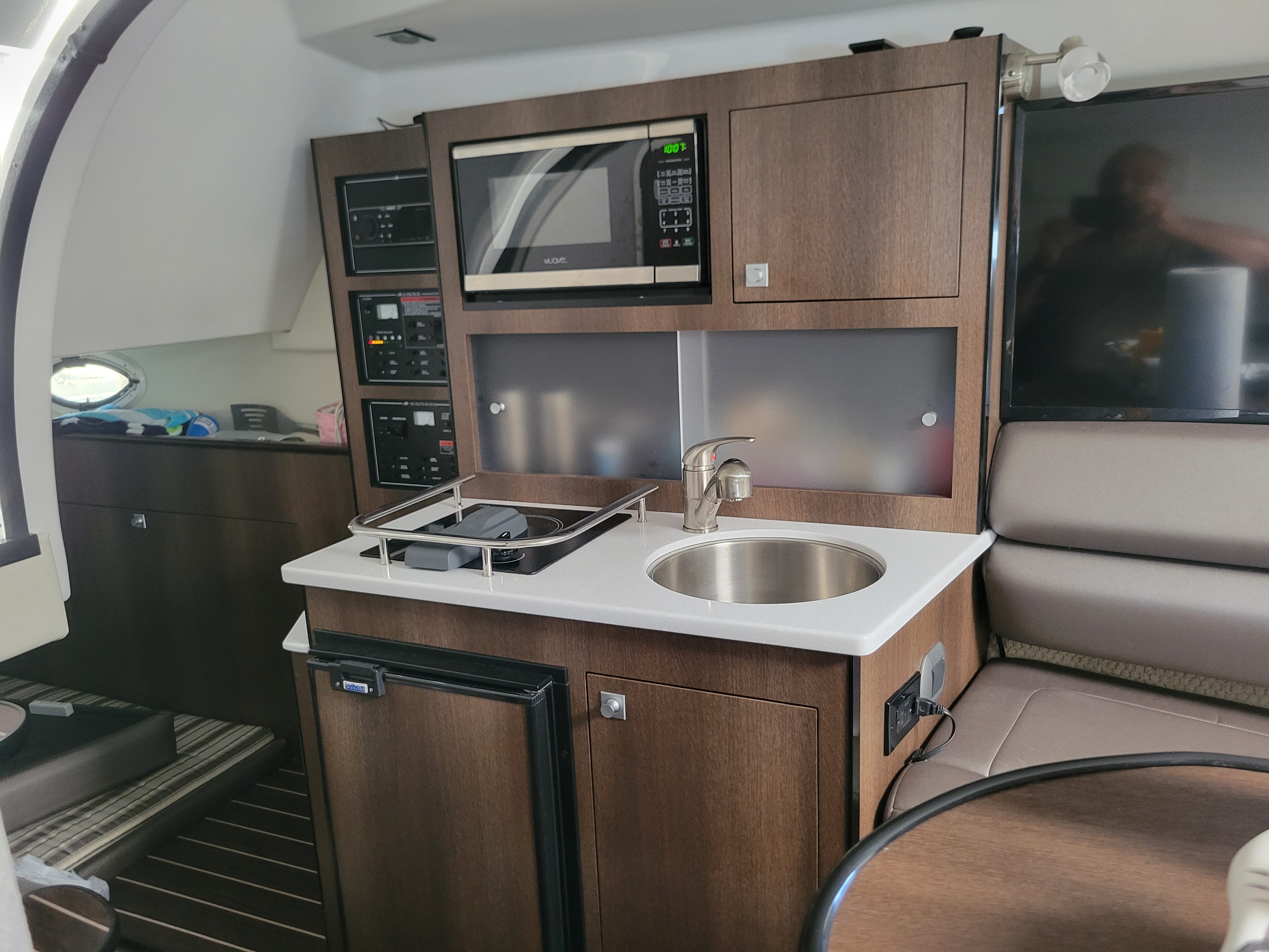 Used 2018 Monterey 280 Sport Yacht in Shrewsbury, MA - 5037069169