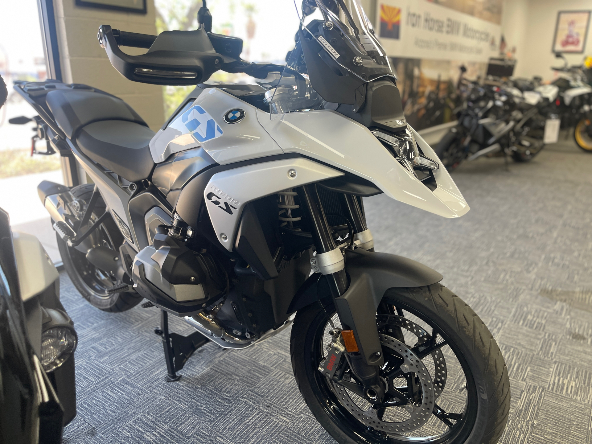 Ｒ White Classic / Vintage Motorcycles For Sale Near