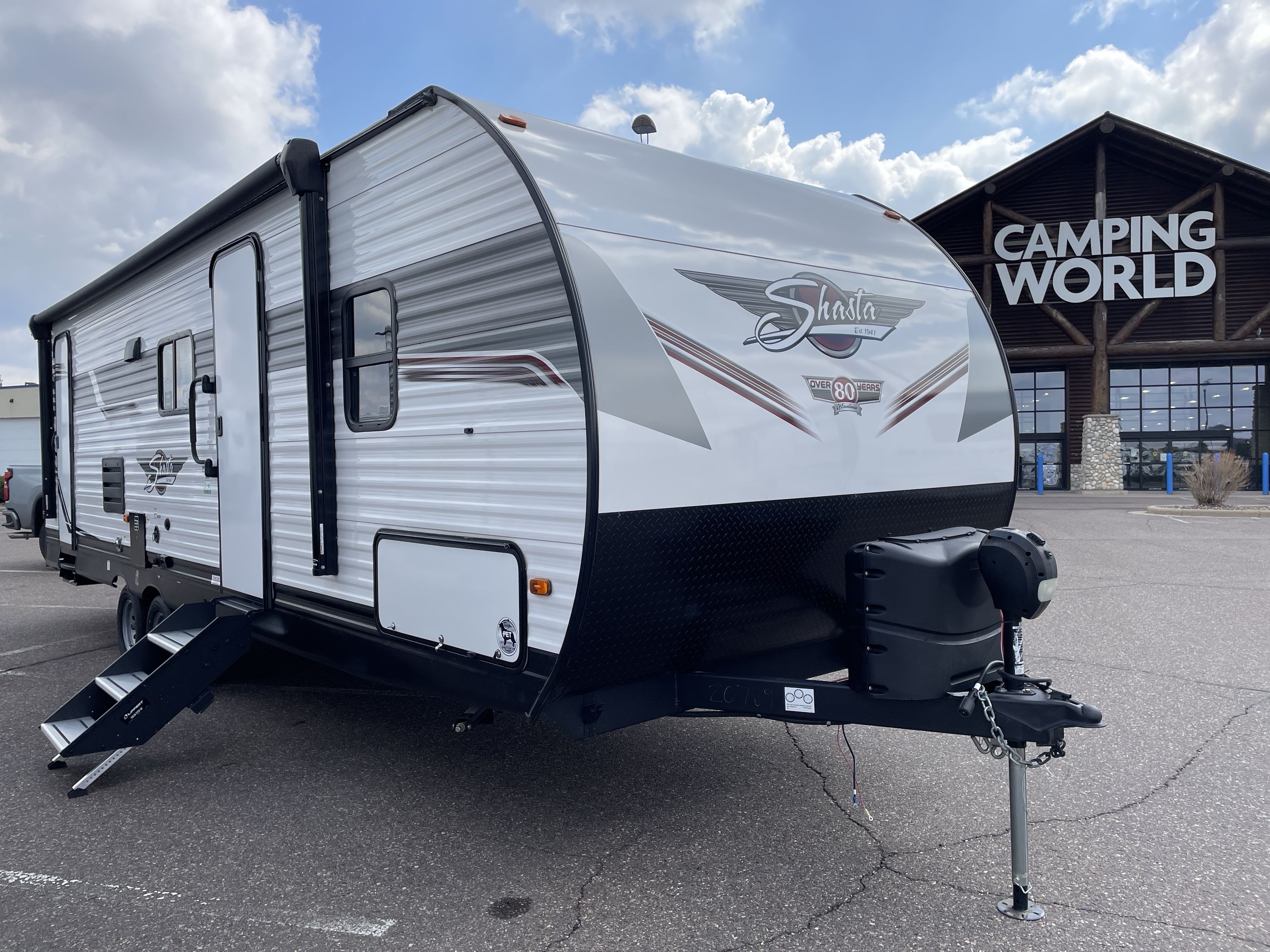 Shasta.D② New 2024 Shasta RVs Shasta 26DB Travel Trailer at Markquart