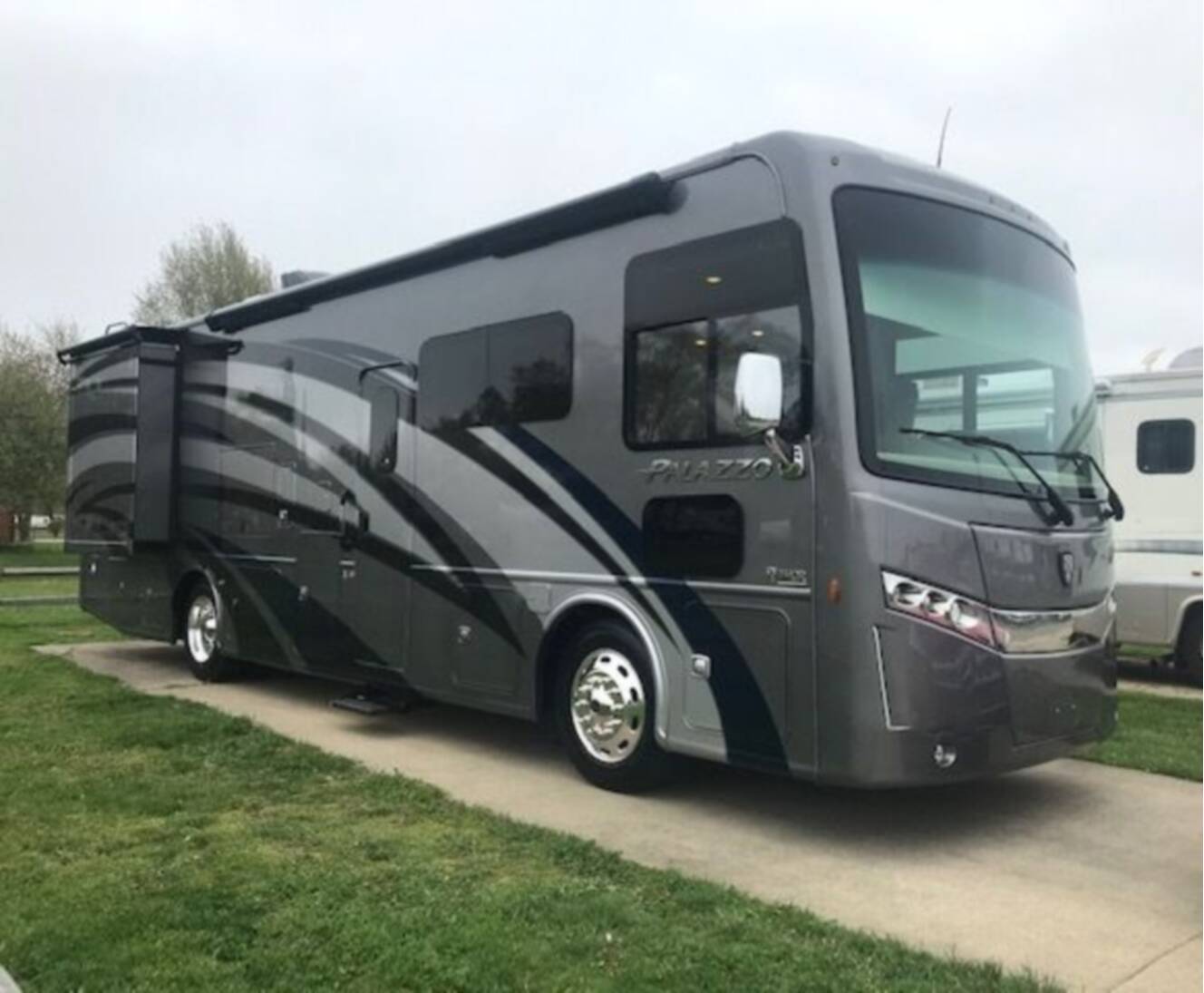 A photo of this 2020 Thor Motor Coach Palazzo 33 5