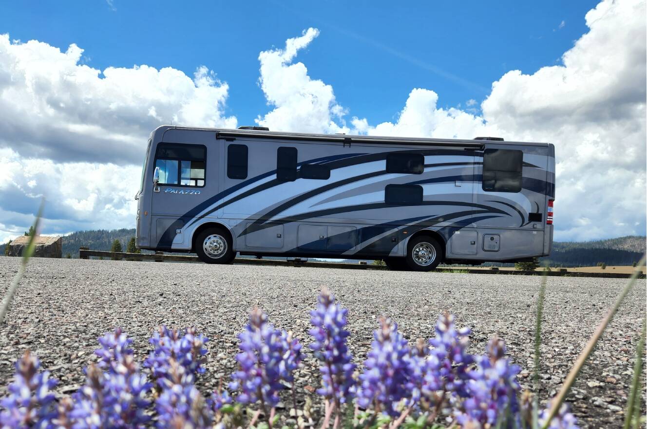 A photo of this 2020 Thor Motor Coach Palazzo 33 5