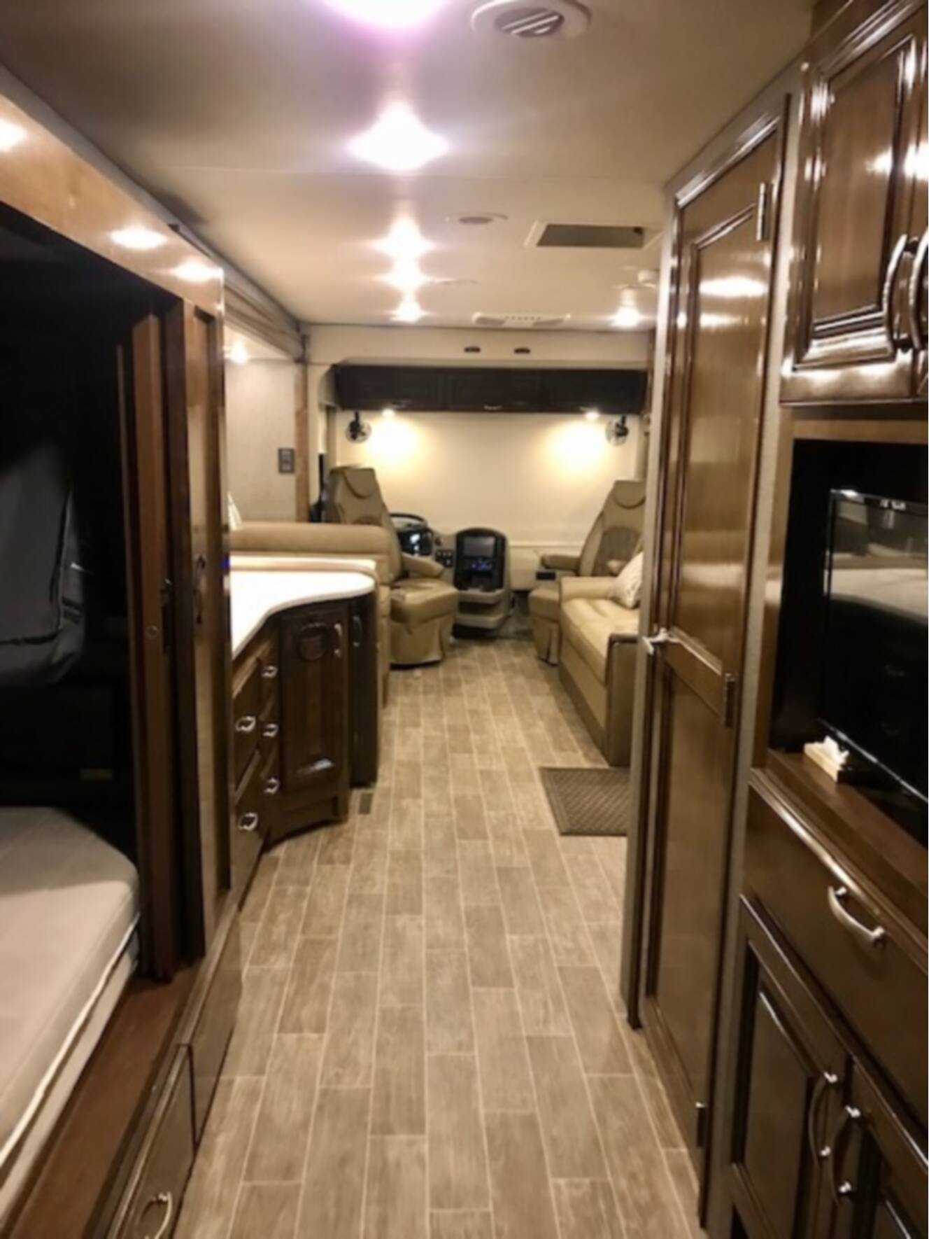 A photo of this 2020 Thor Motor Coach Palazzo 33 5