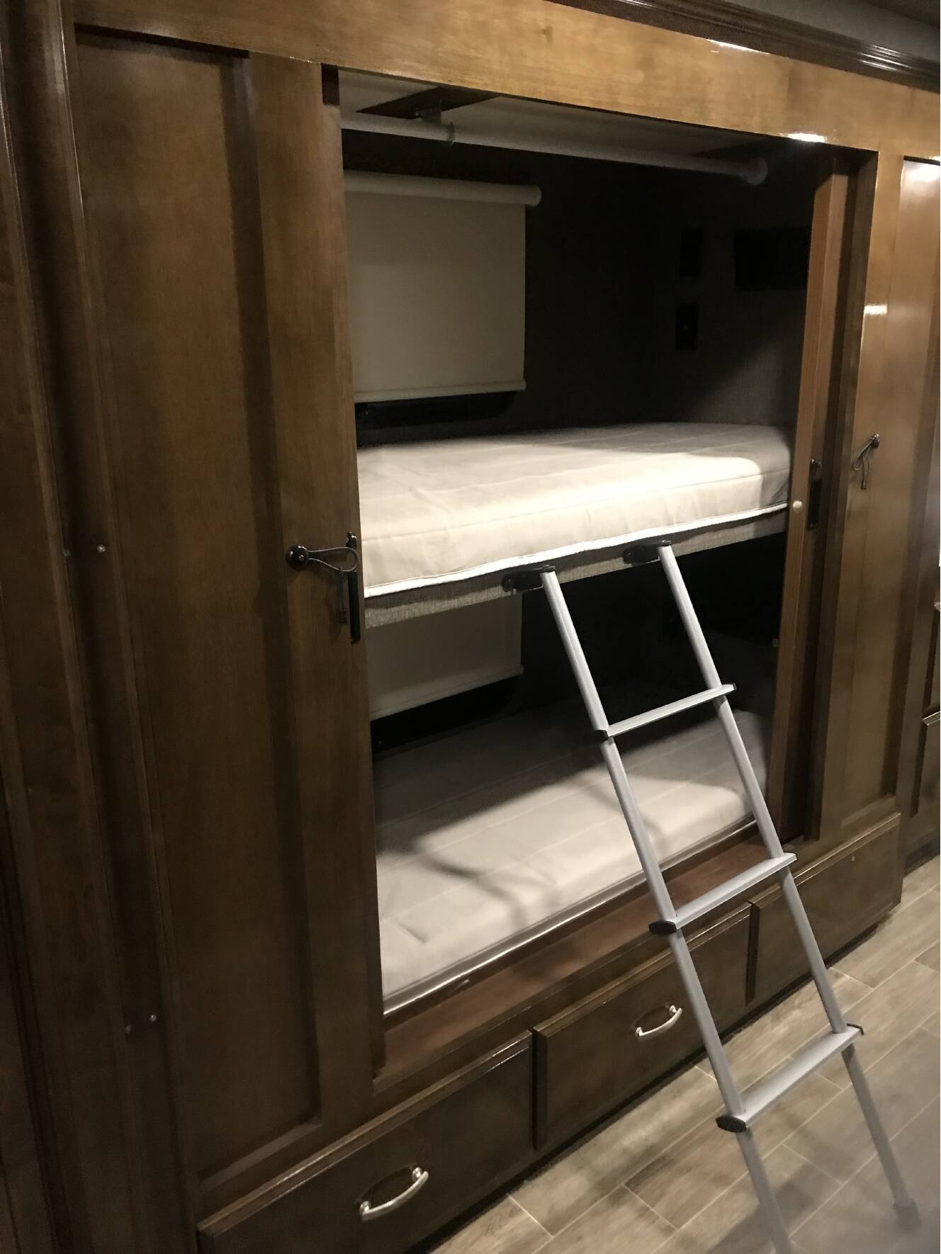 A photo of this 2020 Thor Motor Coach Palazzo 33 5
